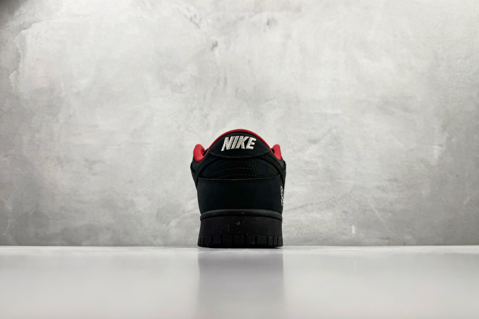 340 Nike x Supreme Dunk SB Low 黑色 HQ8487-001