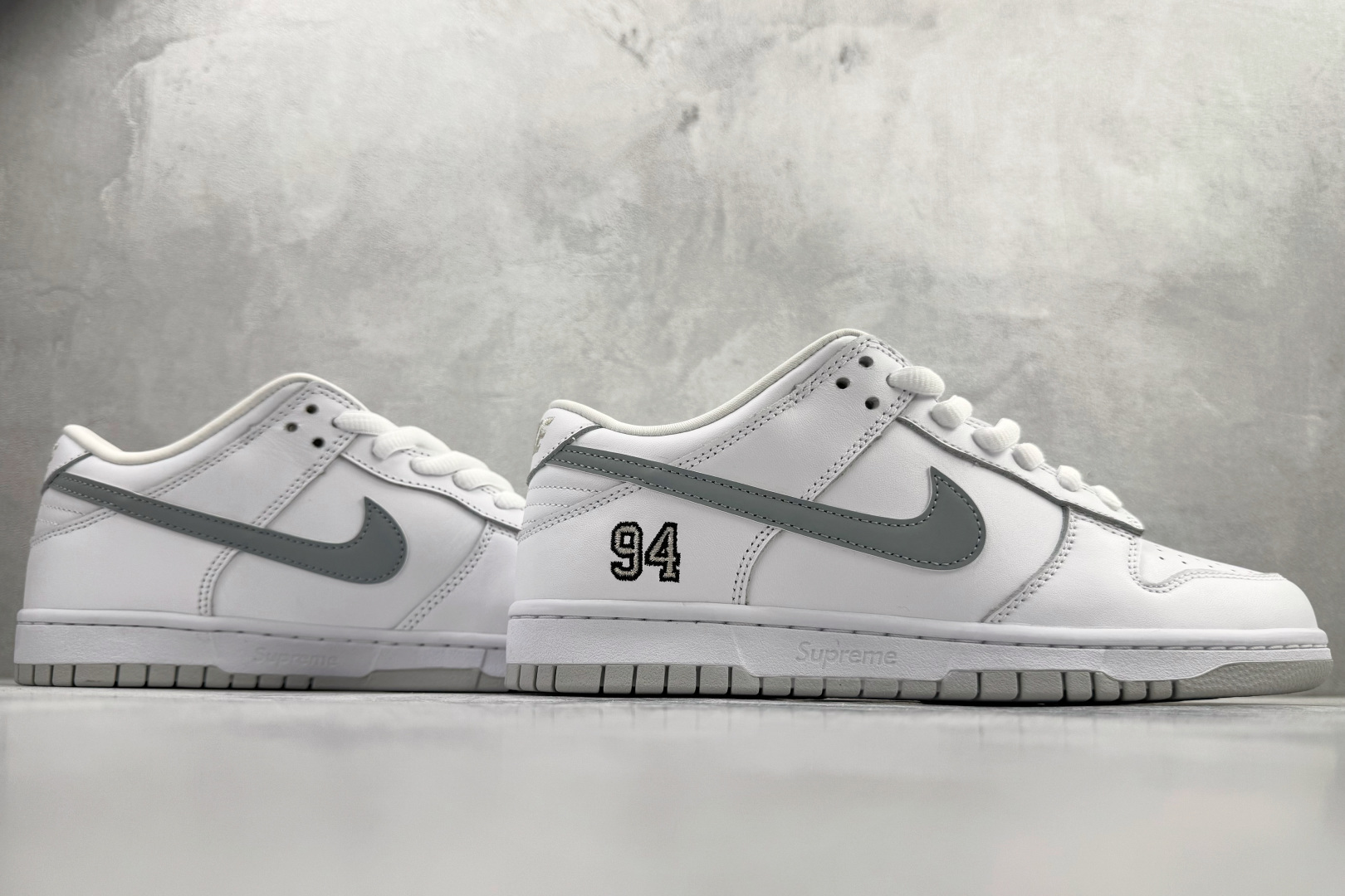 340 Nike x Supreme Dunk SB Low 白色 HQ8487-100