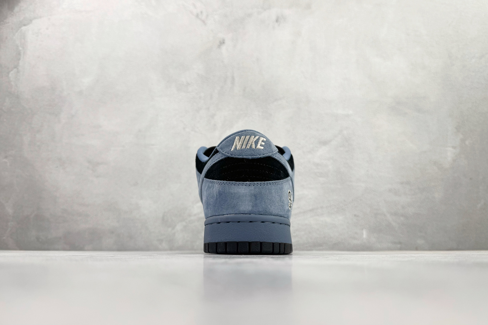 340 Nike x Supreme Dunk SB Low 米蓝 HQ8487-400