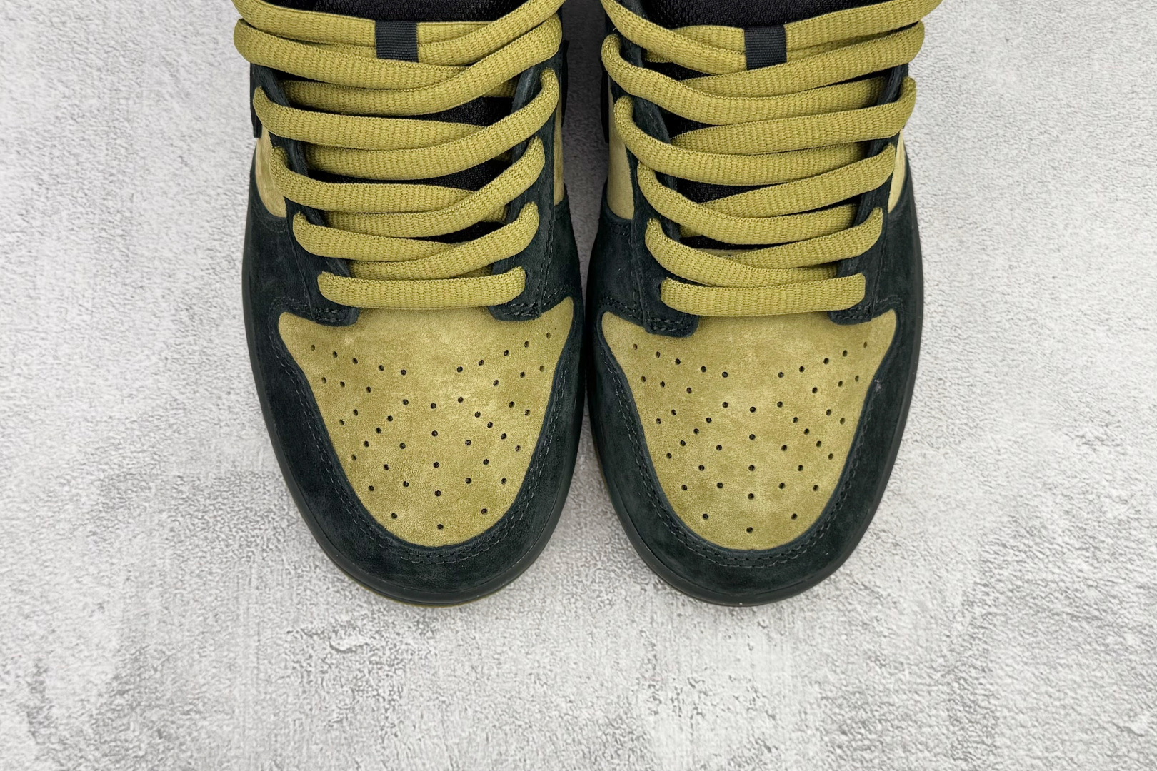 340 Nike x Supreme Dunk SB Dunk Low 黄黑 HQ8487-300