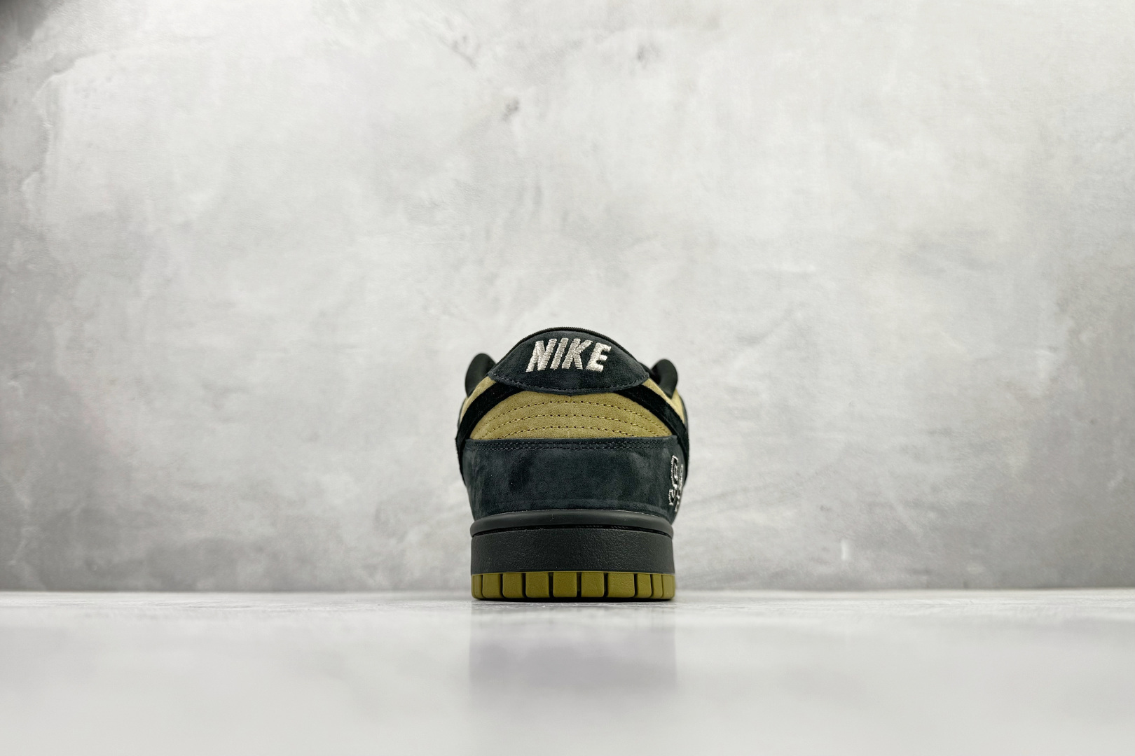 220 免检版 配色齐全 Nike x Supreme Dunk SB Dunk Low 黄黑 HQ8487-300