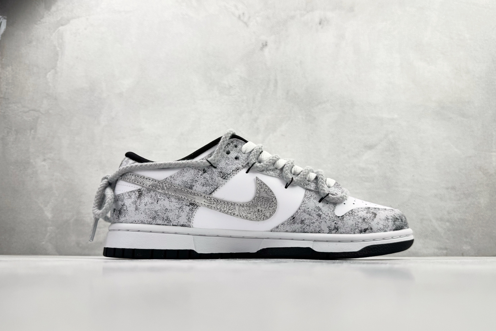 300 定制球鞋Nike Dunk 银绽 灰白 DD1391-100