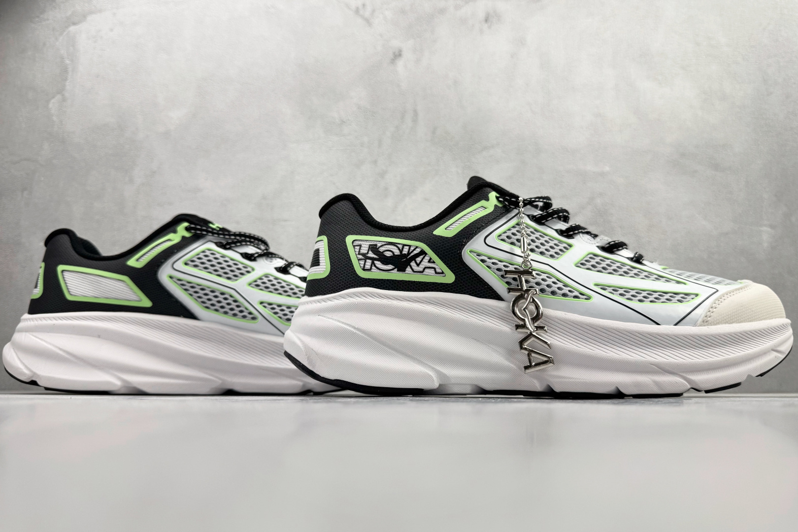 180 平台专供 HOKA ONE ONE U CliftOne9 黑白 1155370-BWHT