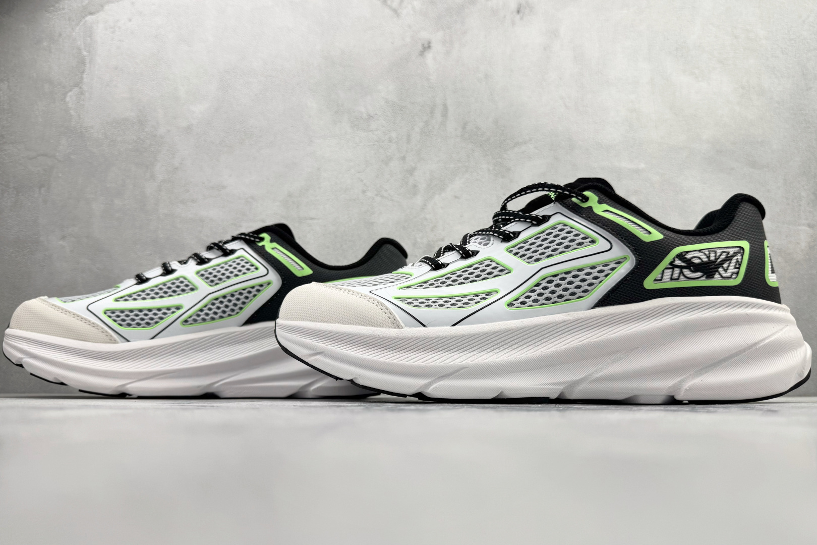 180 平台专供 HOKA ONE ONE U CliftOne9 黑白 1155370-BWHT