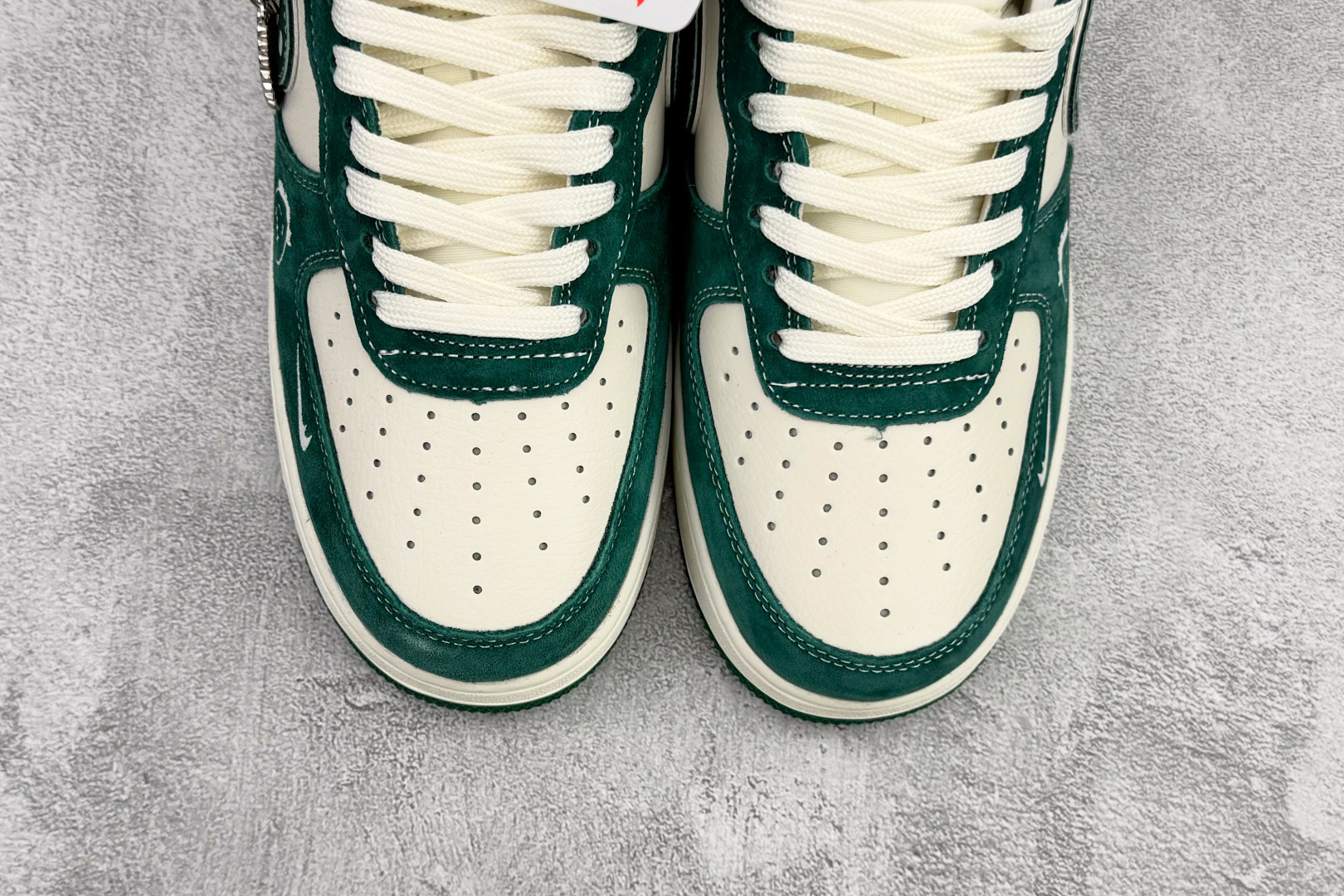 260 Nike Air Force 1'07 LX 绿色 SY1388-011