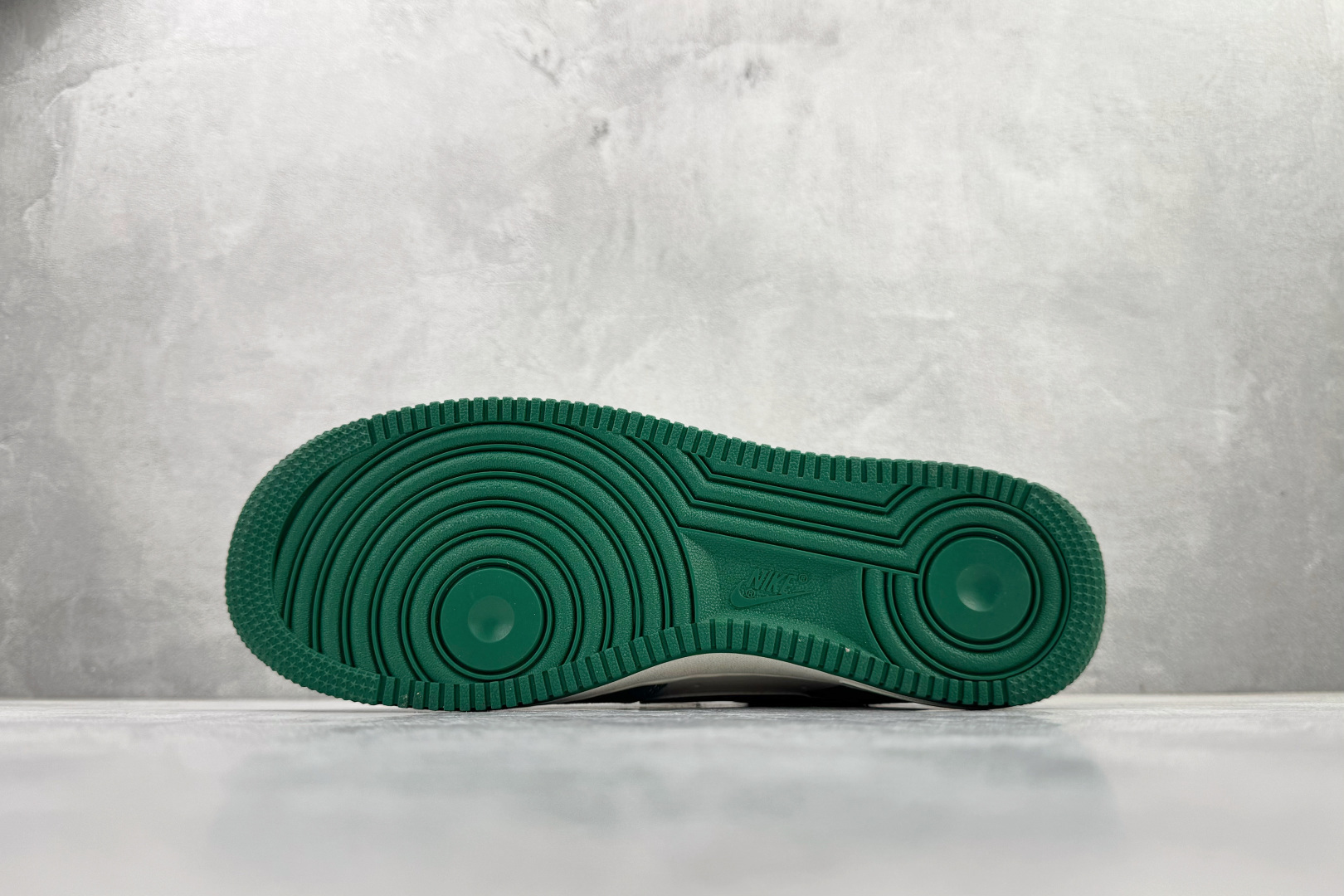 260 Nike Air Force 1'07 LX 绿色 SY1388-011