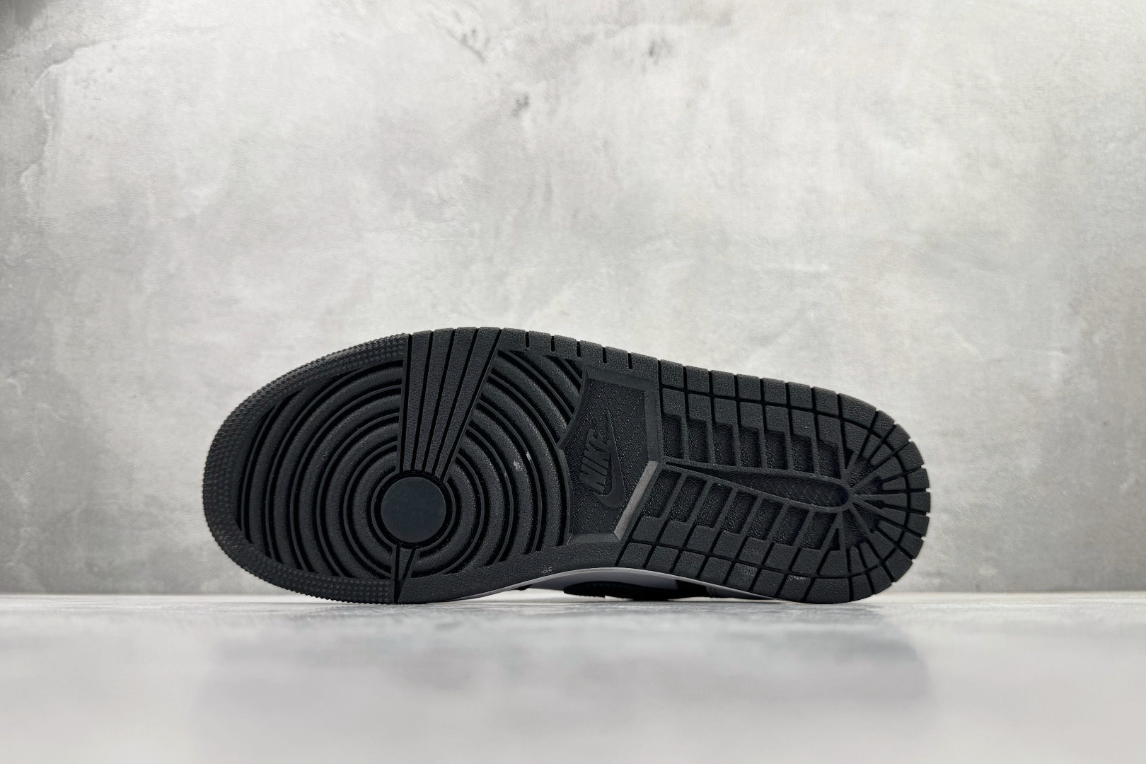 230 定制球鞋Jordan Air Jordan 1 白衣怒马 白红 5533558-132