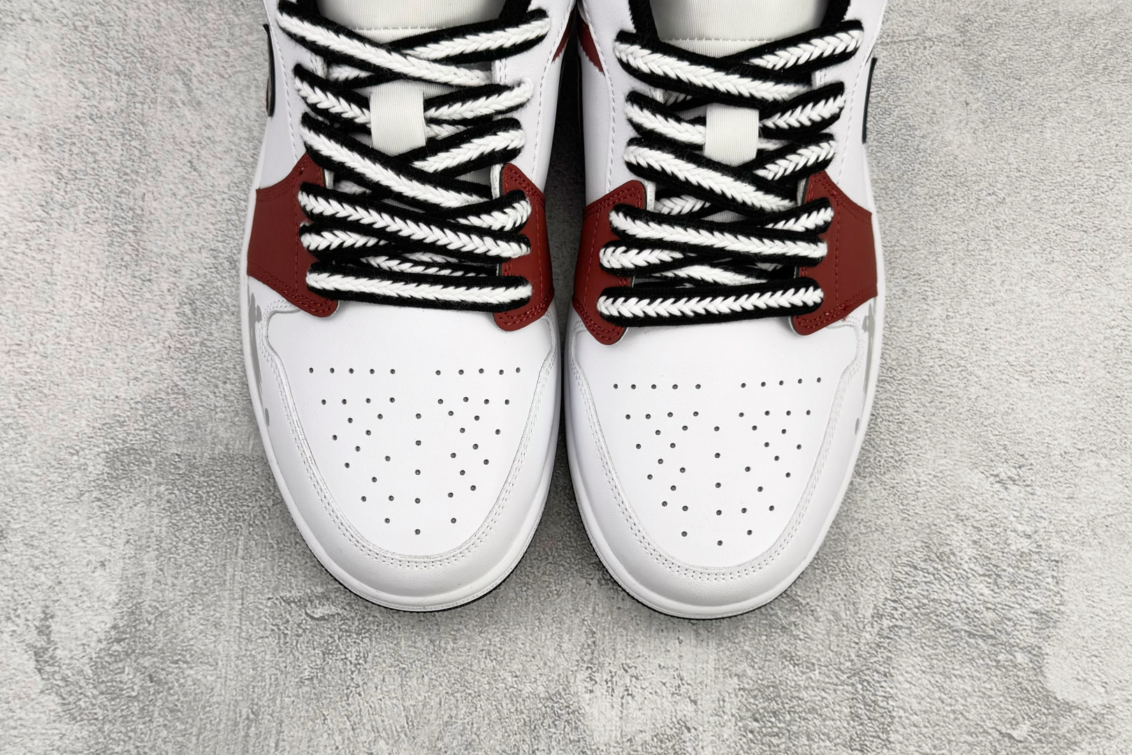 230 定制球鞋Jordan Air Jordan 1 白衣怒马 白红 5533558-132