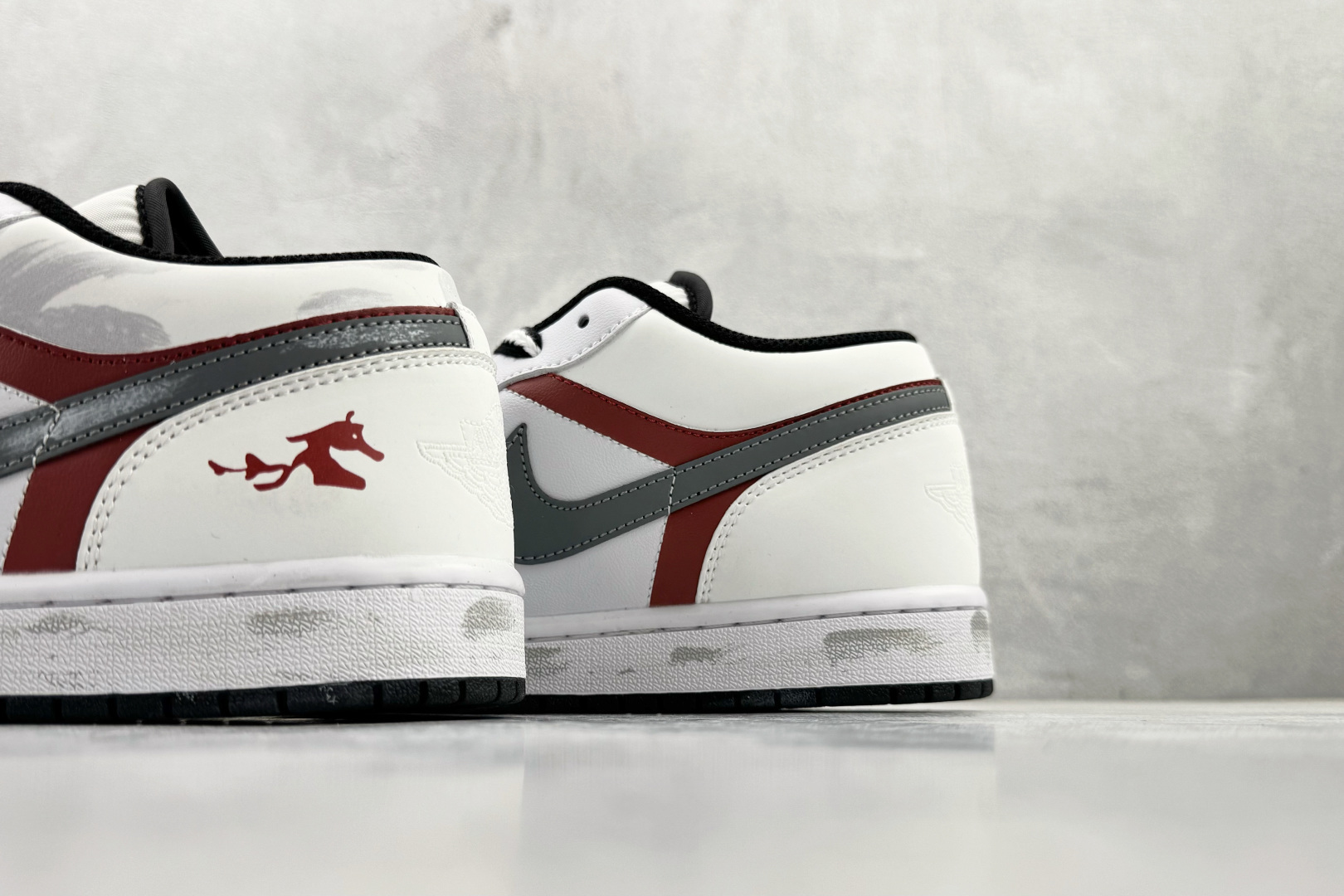 230 定制球鞋Jordan Air Jordan 1 白衣怒马 白红 5533558-132