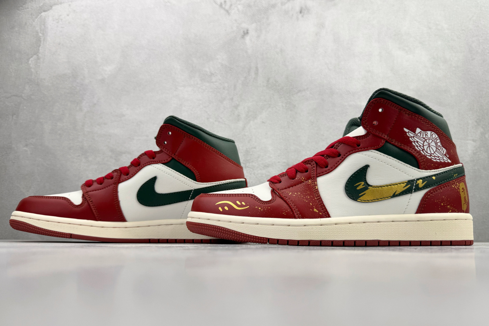 230 定制球鞋Jordan Air Jordan 1 午马之年 白红色 DQ8426-105