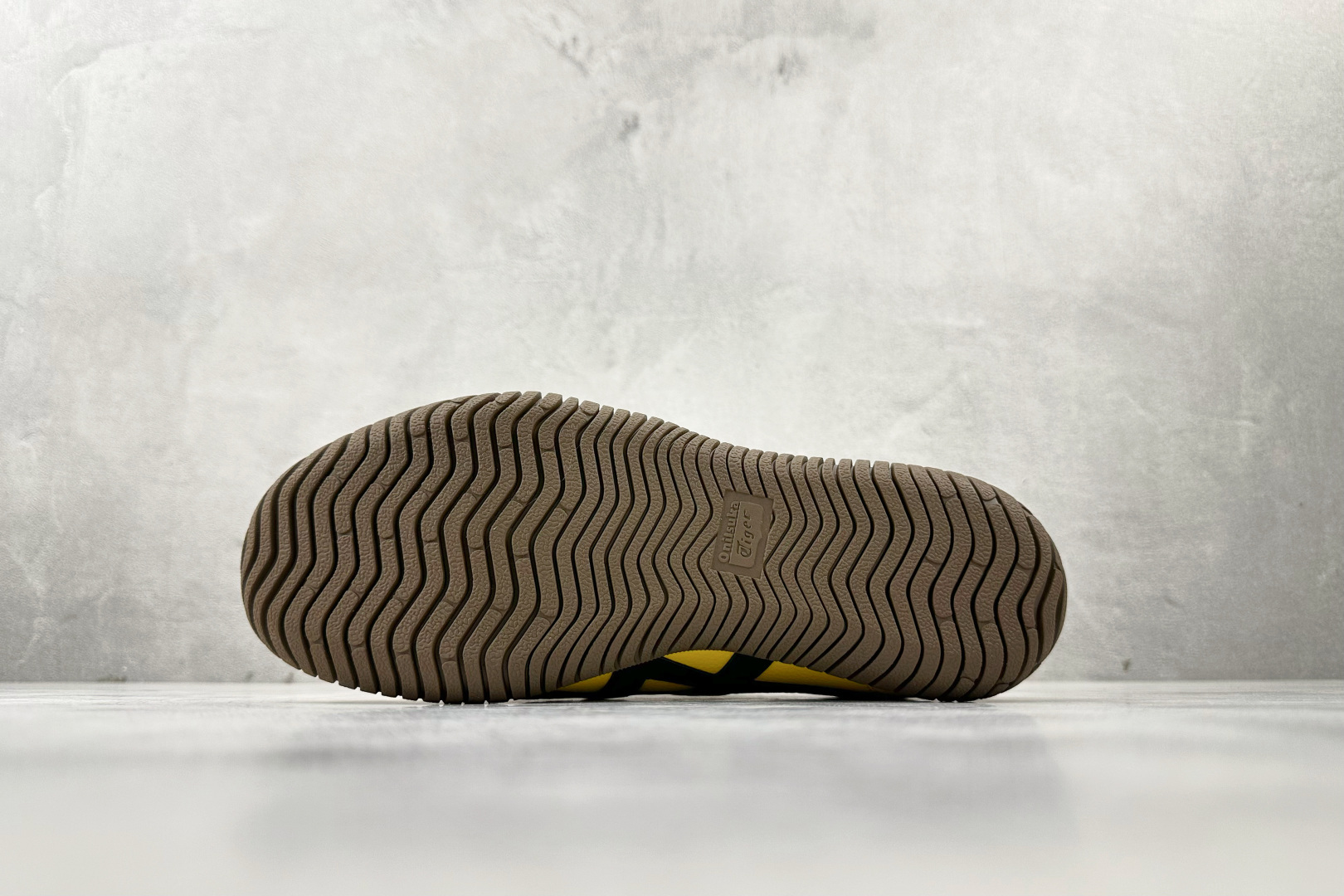 160 渠道特供 Onitsuka Tiger鬼塚虎 Tsunahiki Slip-黄色 1183C529-750