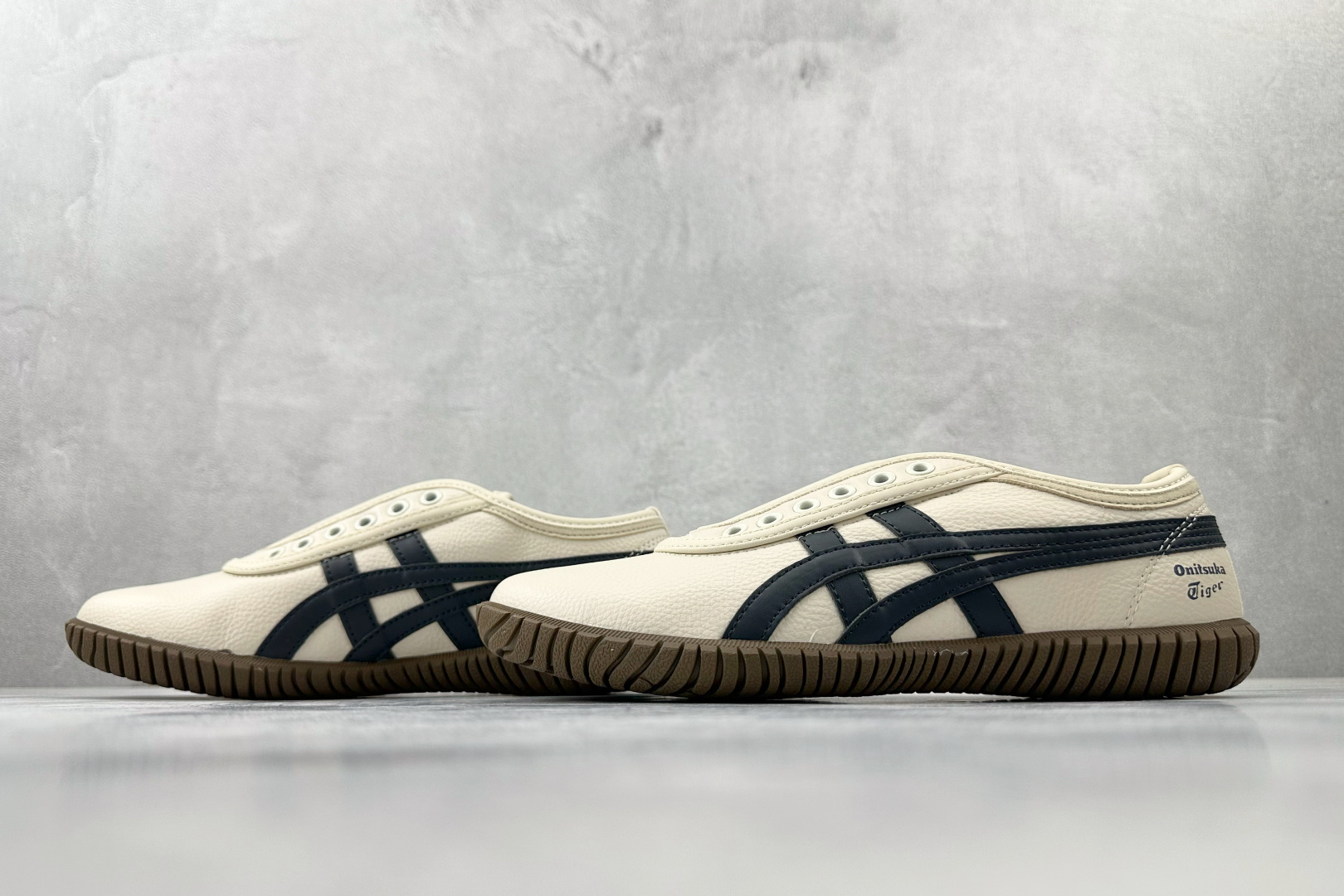 160 渠道特供 Onitsuka Tiger鬼塚虎 Tsunahiki Slip-米色 1183C529-200