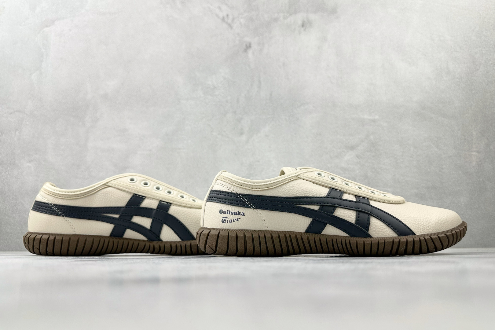 160 渠道特供 Onitsuka Tiger鬼塚虎 Tsunahiki Slip-米色 1183C529-200