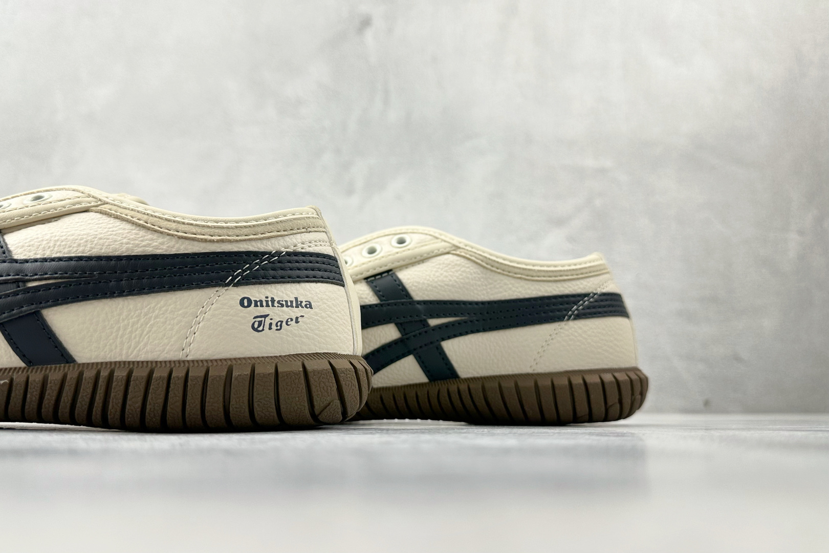 160 渠道特供 Onitsuka Tiger鬼塚虎 Tsunahiki Slip-米色 1183C529-200
