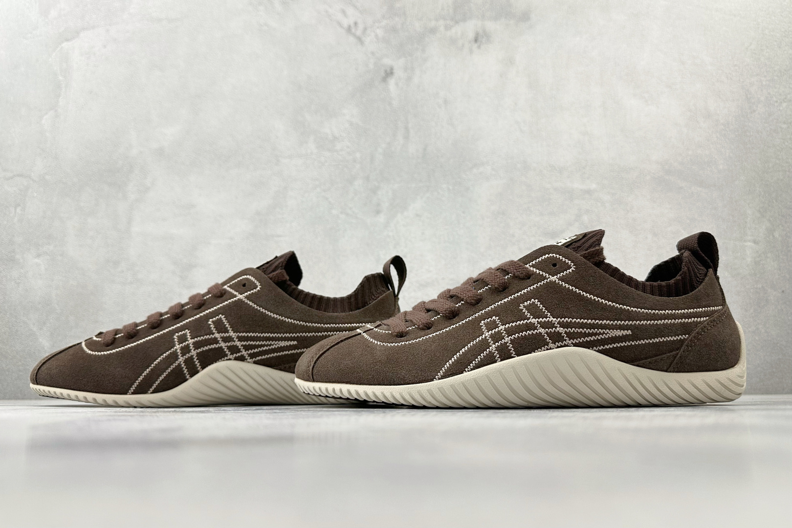 170 渠道特供 Onitsuka Tiger鬼塚虎 Sclaw 深棕 1183C489-201