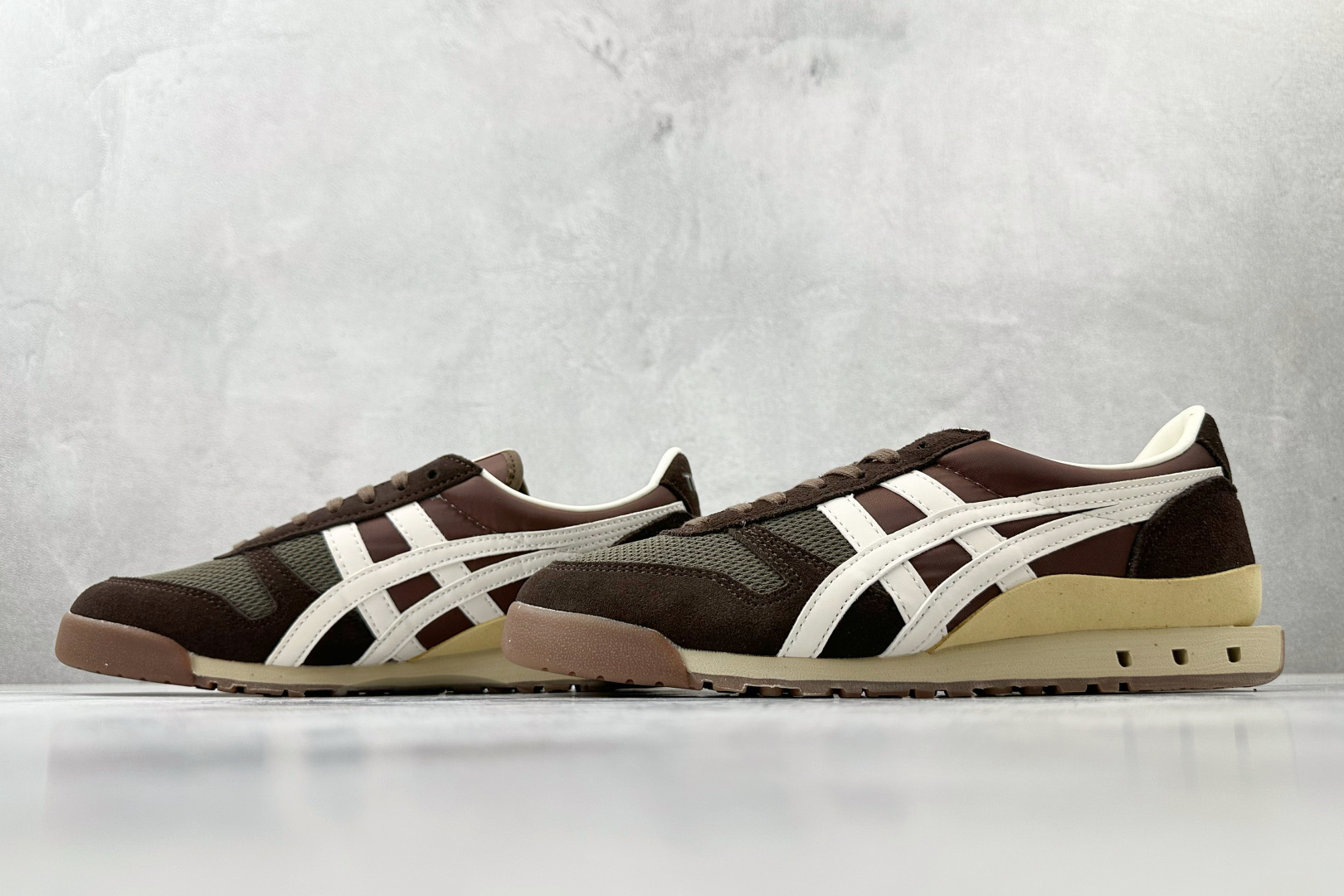 渠道特供 Onitsuka Tiger鬼塚虎 Ultimate 81 NM 棕色 1183B536-201-莆田鞋,莆田鞋货源,高仿鞋,高仿鞋货源,安福档口,莆田高仿鞋,莆田鞋批发,高仿鞋批发,莆田高仿运动鞋,高仿运动鞋,莆田运动鞋 渠道特供 Onitsuka Tiger鬼塚虎 Ultimate 81 NM 棕色 1183B536-201