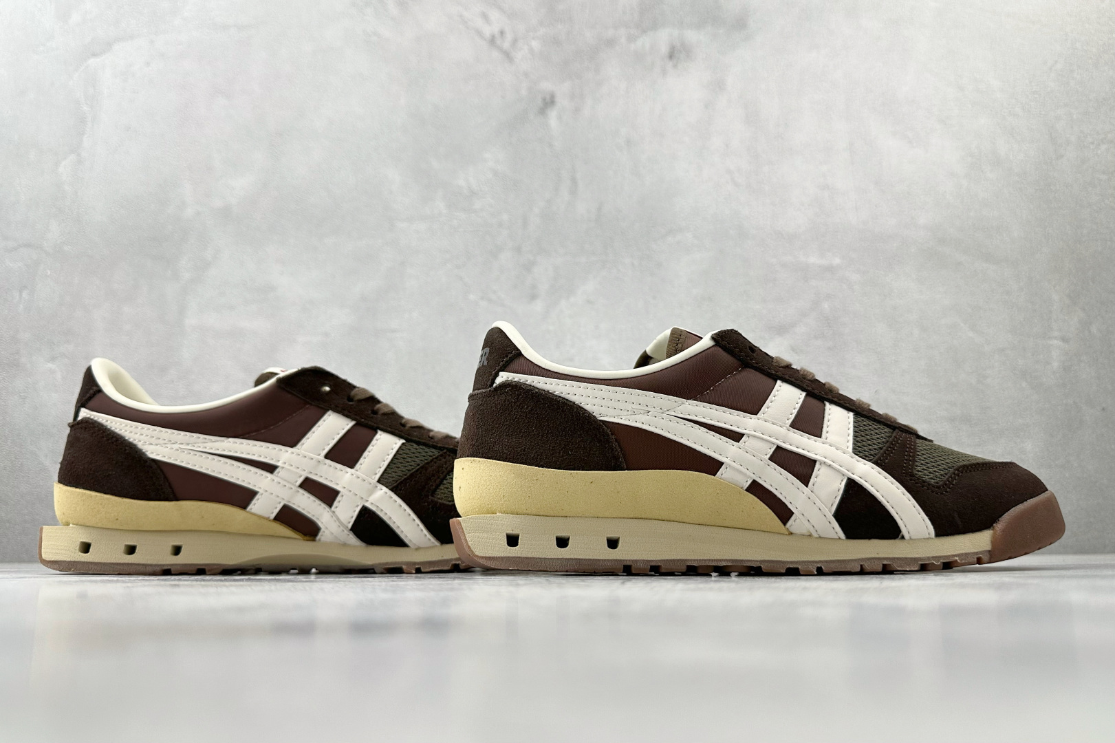 渠道特供 Onitsuka Tiger鬼塚虎 Ultimate 81 NM 棕色 1183B536-201-莆田鞋,莆田鞋货源,高仿鞋,高仿鞋货源,安福档口,莆田高仿鞋,莆田鞋批发,高仿鞋批发,莆田高仿运动鞋,高仿运动鞋,莆田运动鞋 渠道特供 Onitsuka Tiger鬼塚虎 Ultimate 81 NM 棕色 1183B536-201