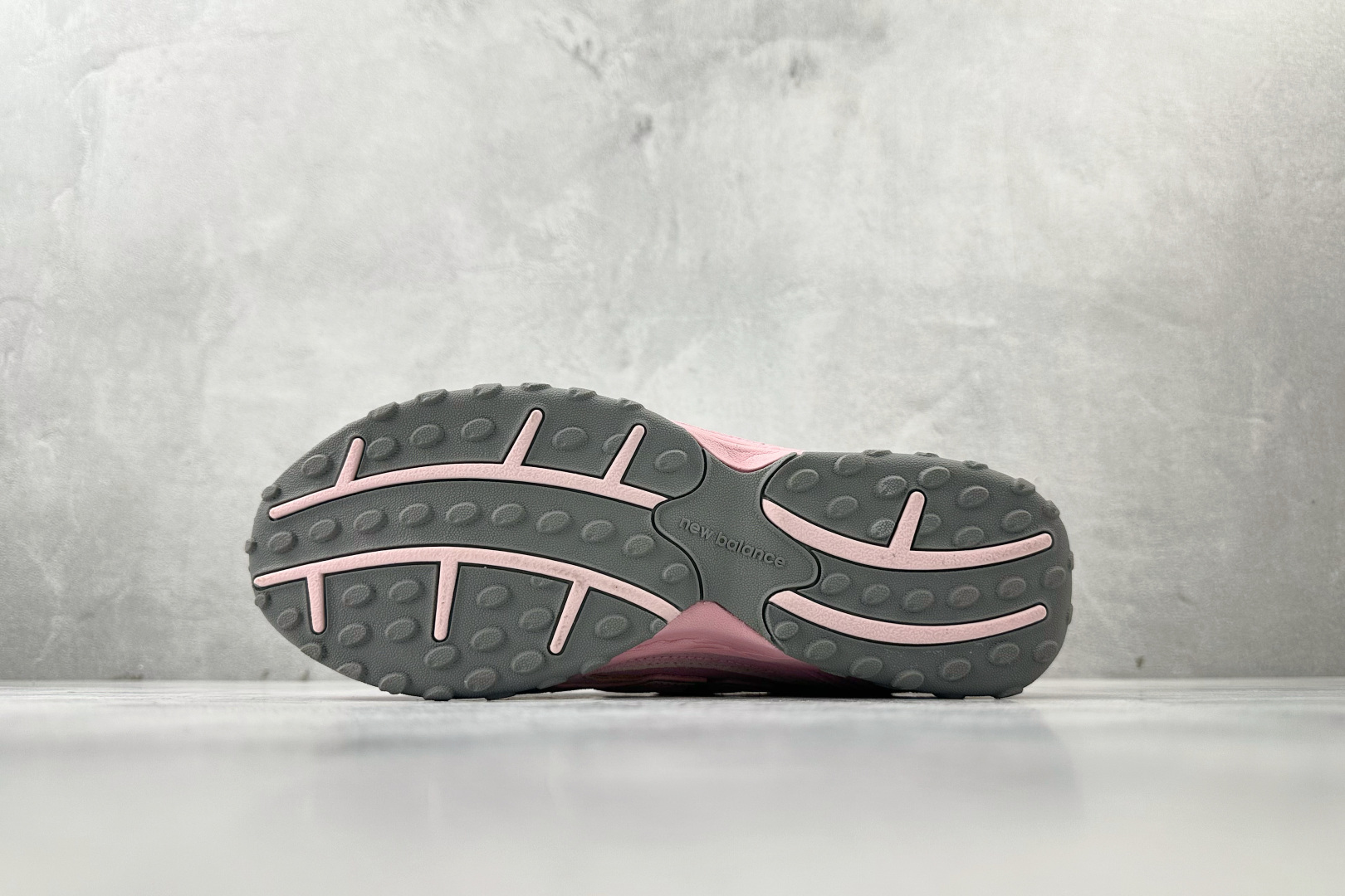 200 纯原出品 New Balance 204L 粉色 U204LMMD-Chinese UA Cheap High Quatity Brand Clothes Bags handbags Sneakers wholesale wholesaler seller from China Factory suppliers Fashion Clothing Shoes best Quality Beautiful Price 200 纯原出品 New Balance 204L 粉色 U204LMMD