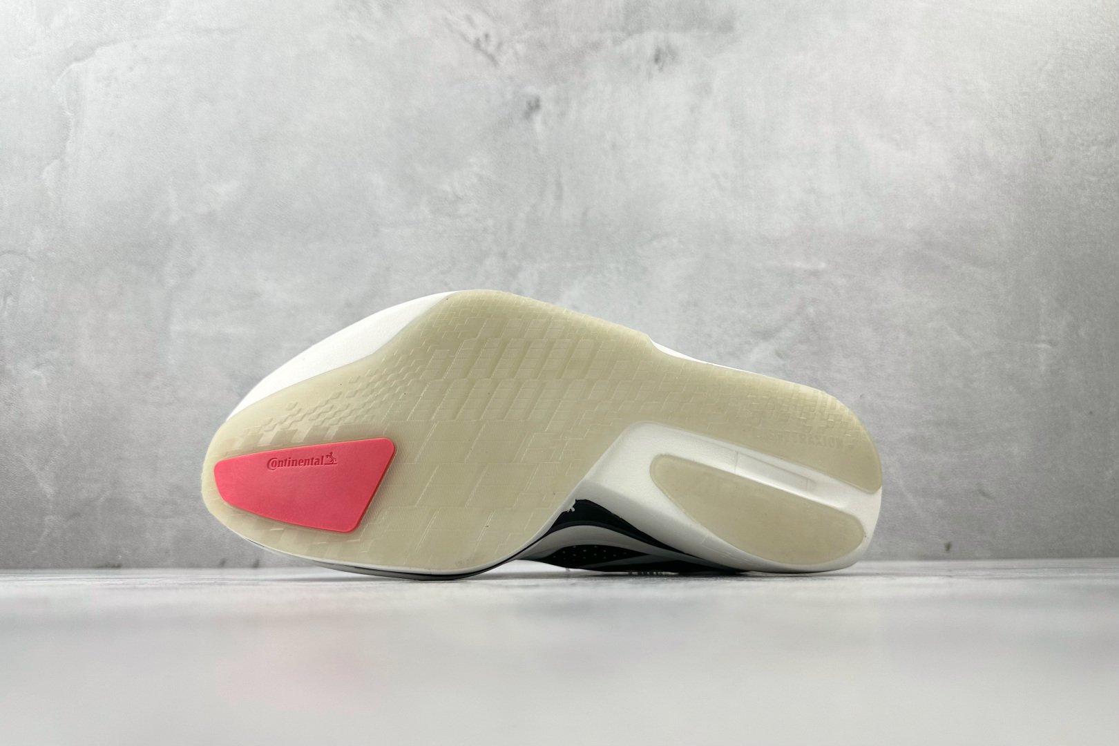 纯原 adidAdizero Adios Pro 5 白黑 K18290-莆田鞋,莆田鞋货源,高仿鞋,高仿鞋货源,安福档口,莆田高仿鞋,莆田鞋批发,高仿鞋批发,莆田高仿运动鞋,高仿运动鞋,莆田运动鞋 纯原 adidAdizero Adios Pro 5 白黑 K18290