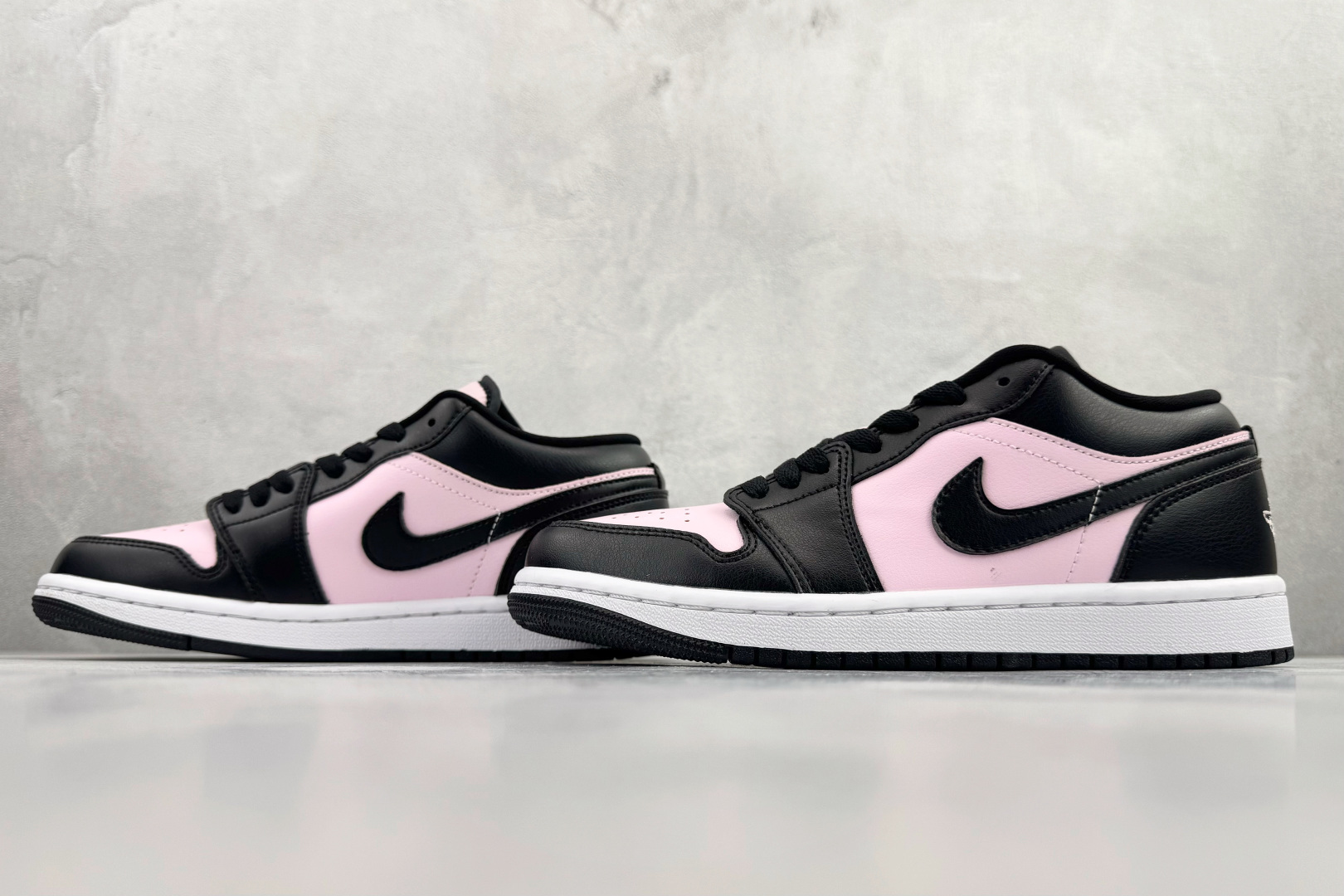 综合版 Jordan Air Jordan 1 黑粉 IO3394-663