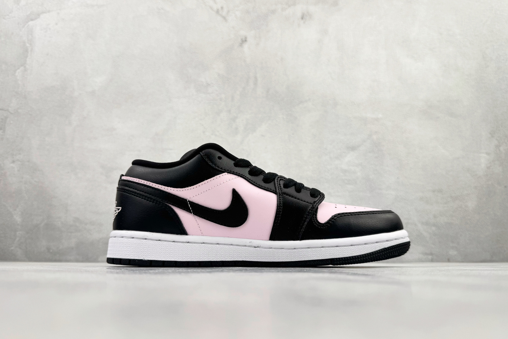 综合版 Jordan Air Jordan 1 黑粉 IO3394-663