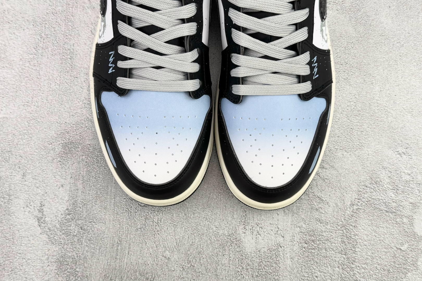 定制球鞋Jordan Air Jordan 1 奔腾不息 黑蓝 553558-081