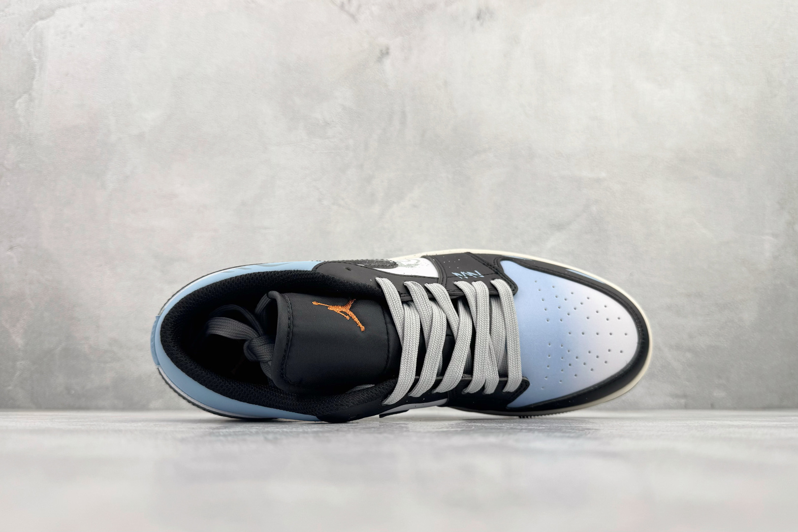 定制球鞋Jordan Air Jordan 1 奔腾不息 黑蓝 553558-081