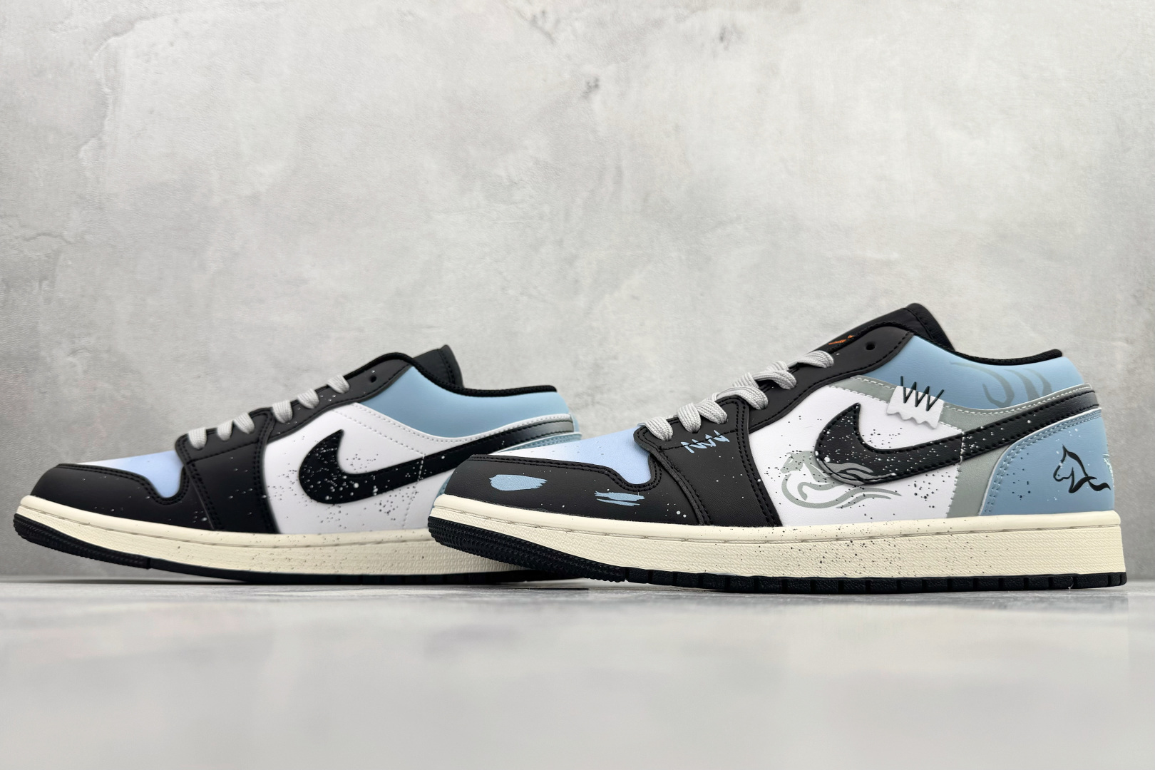 定制球鞋Jordan Air Jordan 1 奔腾不息 黑蓝 553558-081