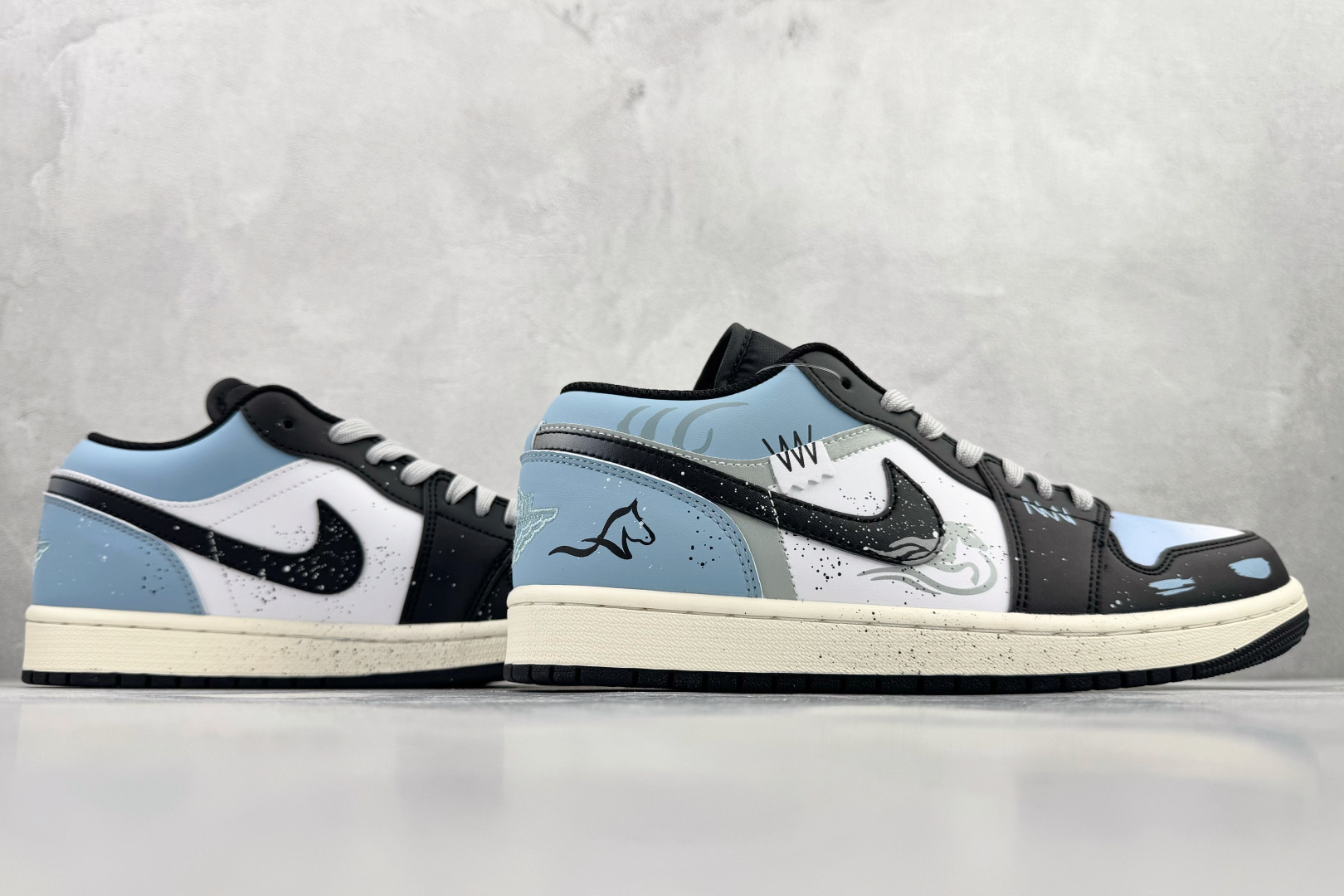 定制球鞋Jordan Air Jordan 1 奔腾不息 黑蓝 553558-081