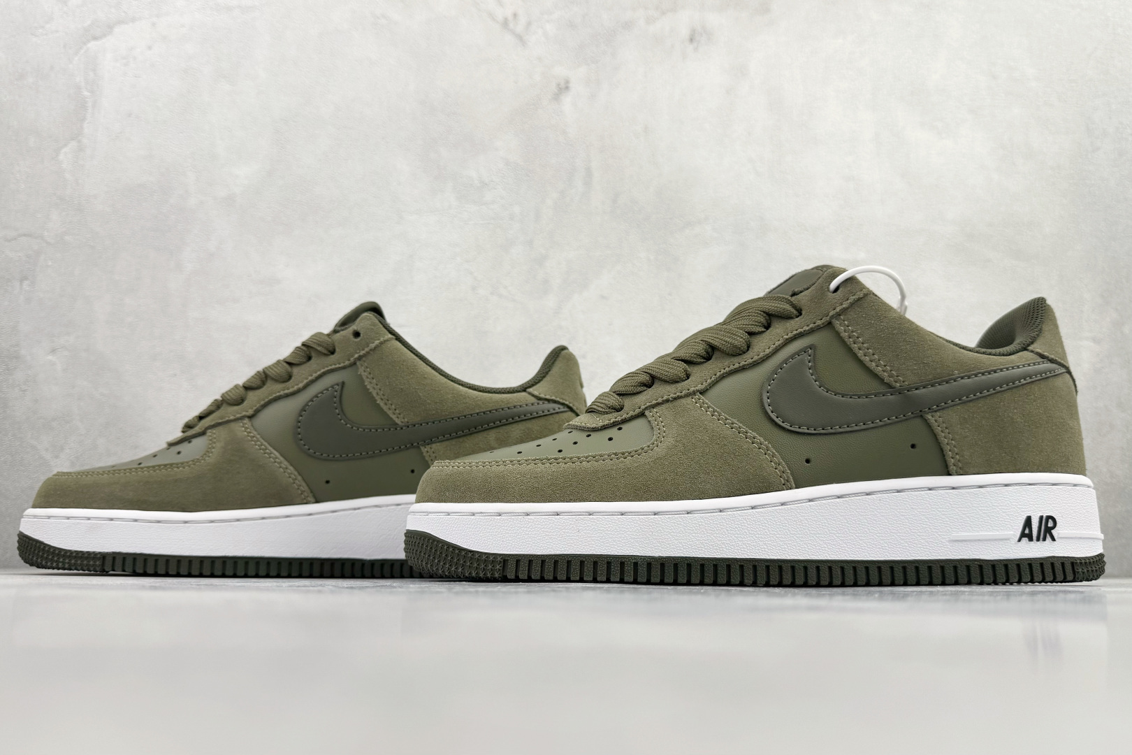 Nike Air Force 1 '07 LV8 绿白 IB6388-200