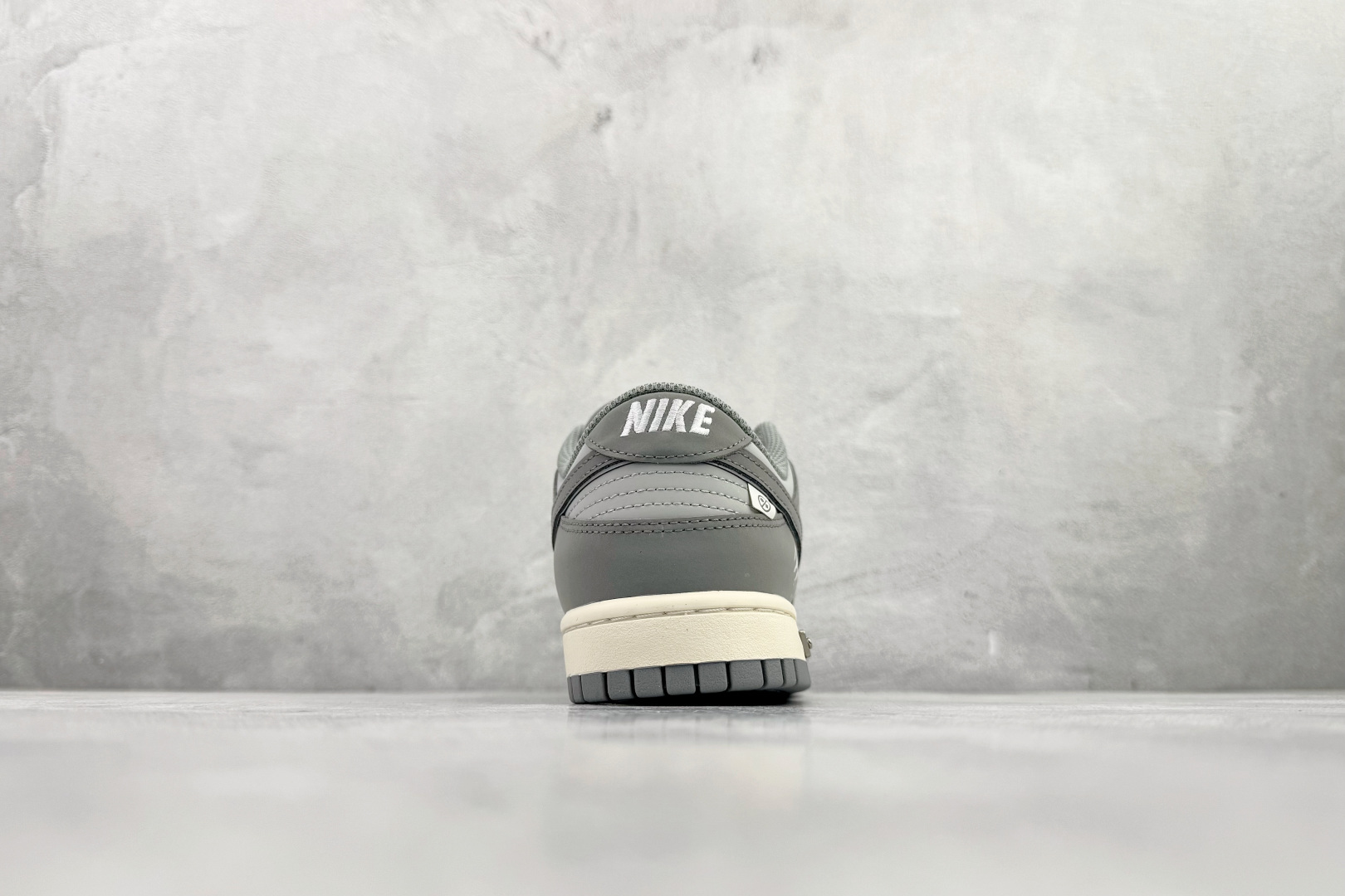 定制球鞋Nike Dunk Low Retro 灰狼 灰白 GW0510-051