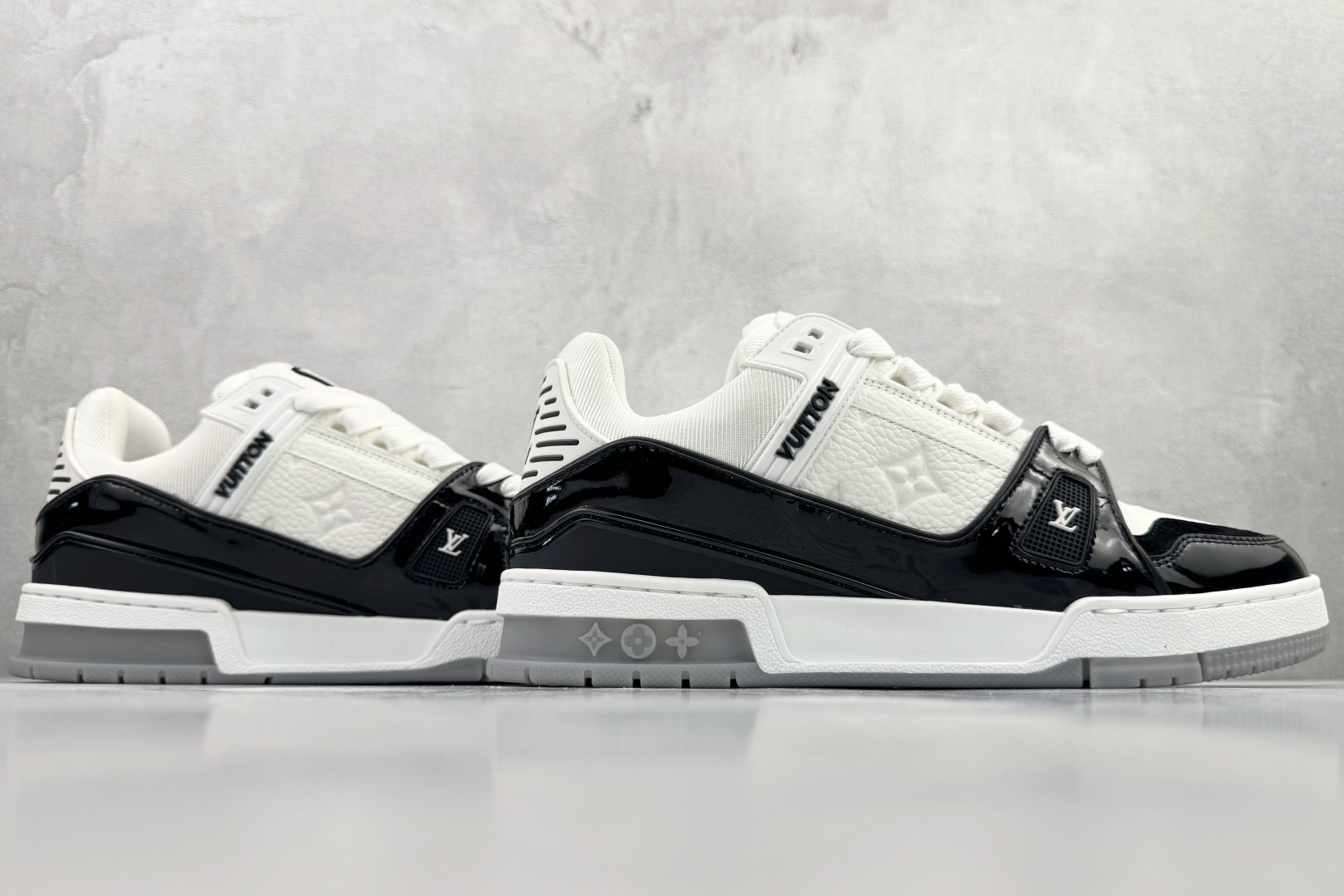 LOUIS VUITTTrainer 黑色 1AJ128-莆田鞋,莆田鞋货源,高仿鞋,高仿鞋货源,安福档口,莆田高仿鞋,莆田鞋批发,高仿鞋批发,莆田高仿运动鞋,高仿运动鞋,莆田运动鞋 LOUIS VUITTTrainer 黑色 1AJ128