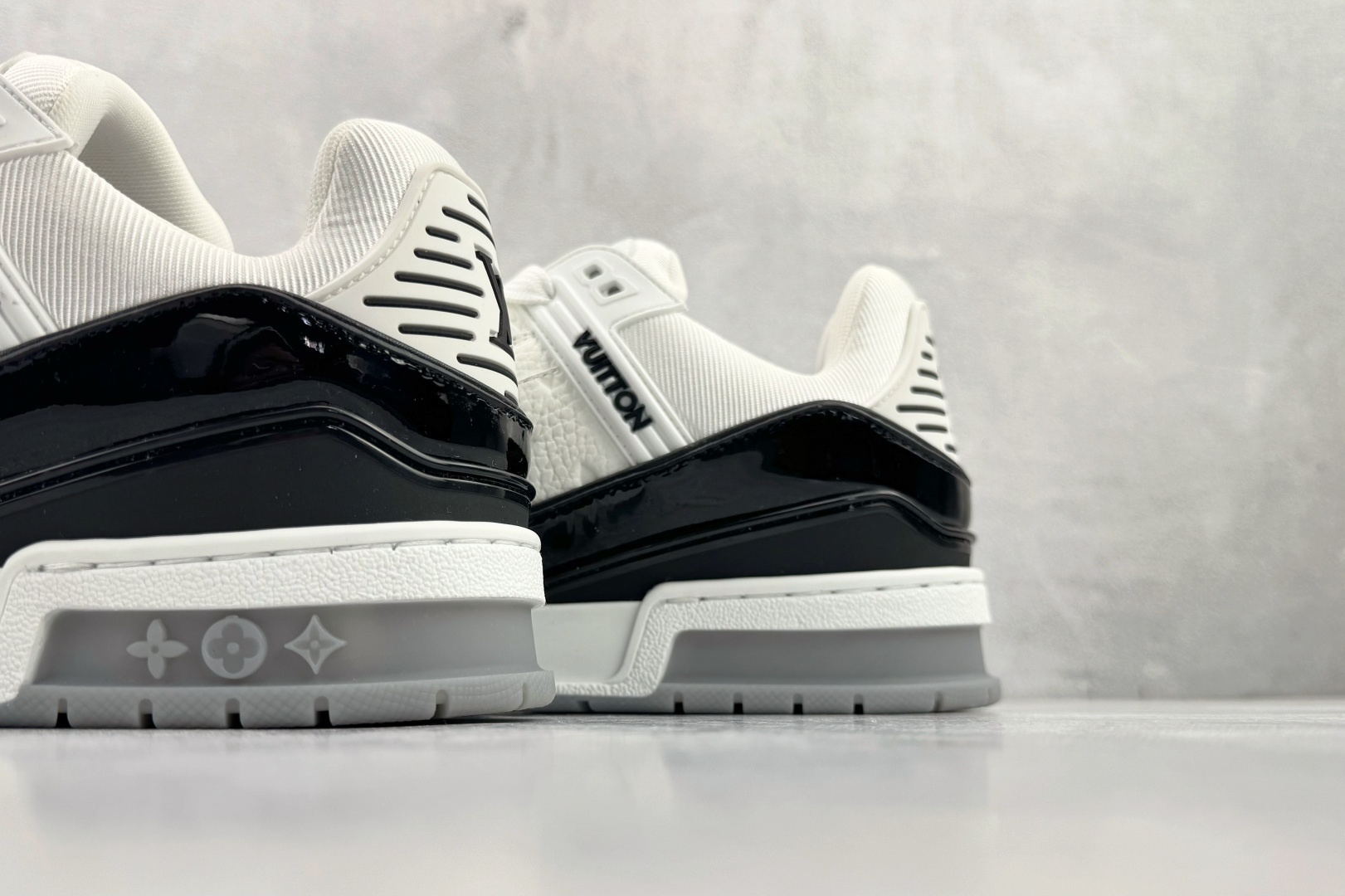 LOUIS VUITTTrainer 黑色 1AJ128-莆田鞋,莆田鞋货源,高仿鞋,高仿鞋货源,安福档口,莆田高仿鞋,莆田鞋批发,高仿鞋批发,莆田高仿运动鞋,高仿运动鞋,莆田运动鞋 LOUIS VUITTTrainer 黑色 1AJ128