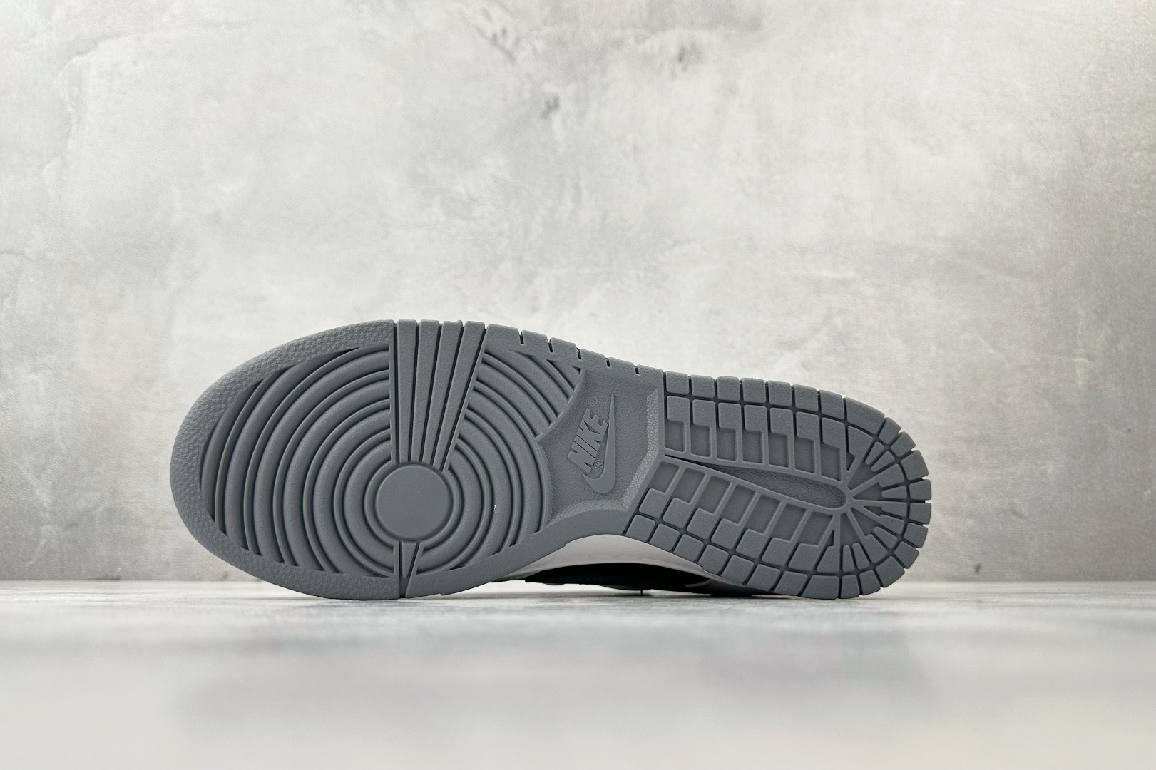 定制球鞋Nike Dunk Low Retro 幽影骑士 白黑灰 WG0716-152