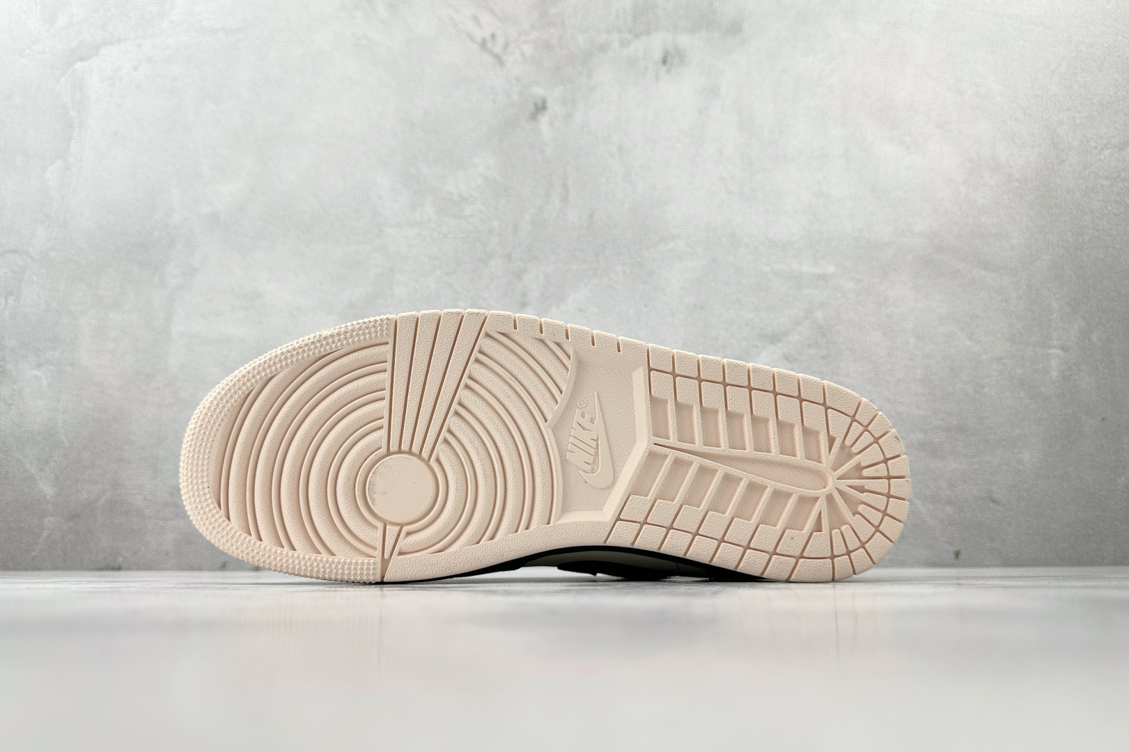 综合版 Jordan Air Jordan 1 暴走萝莉 黑粉 DC0774-003-莆田鞋,莆田鞋货源,高仿鞋,高仿鞋货源,安福档口,莆田高仿鞋,莆田鞋批发,高仿鞋批发,莆田高仿运动鞋,高仿运动鞋,莆田运动鞋 综合版 Jordan Air Jordan 1 暴走萝莉 黑粉 DC0774-003