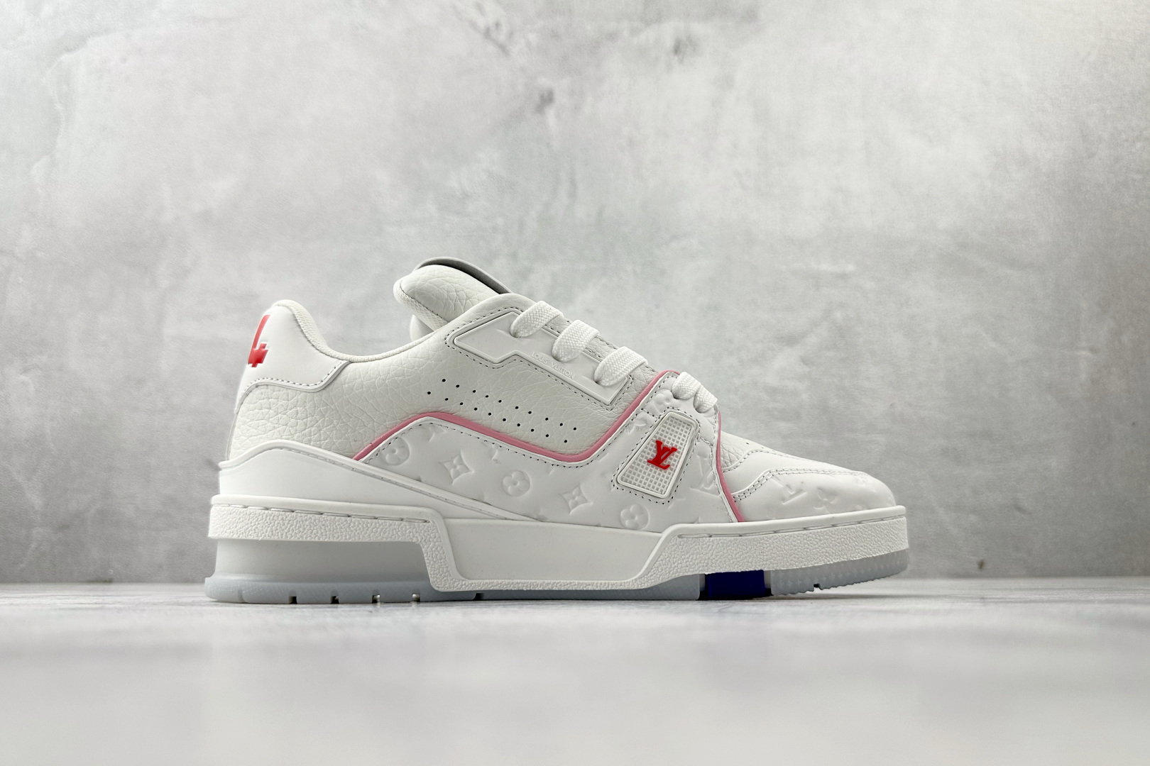 LOUIS VUITTTrainer 白粉色 上海邮轮限定 1APHLG