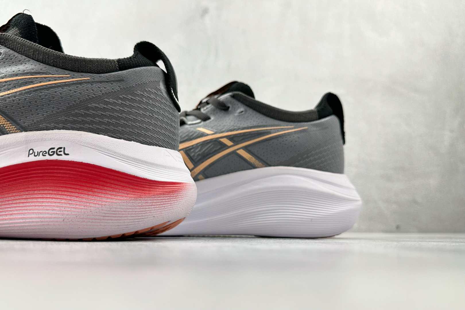 Asics GEL-NIMBUS 27 灰色 1011B957-021