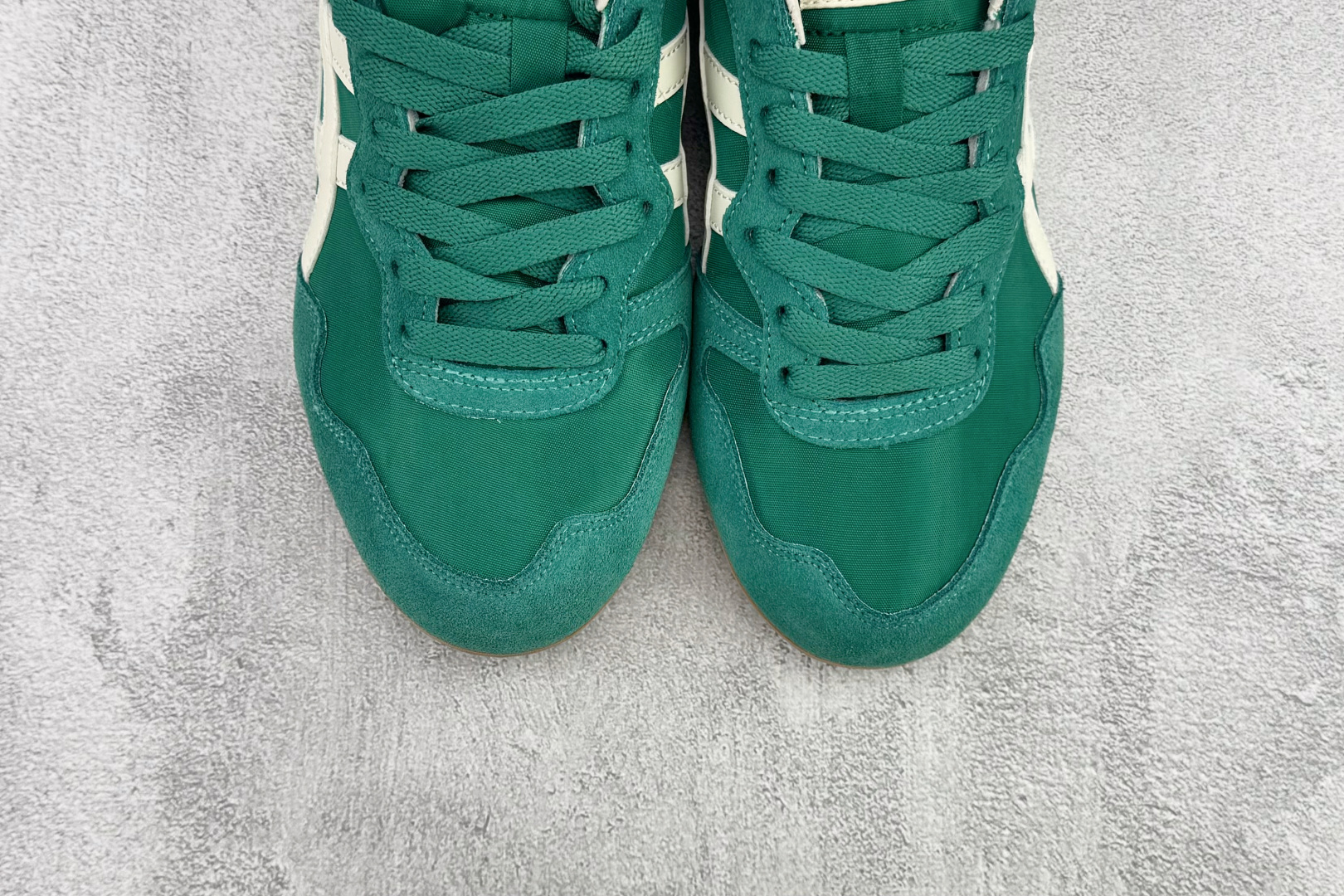 渠道特供 Onitsuka Tiger鬼塚虎 SERRANO 绿色 1183B400-307