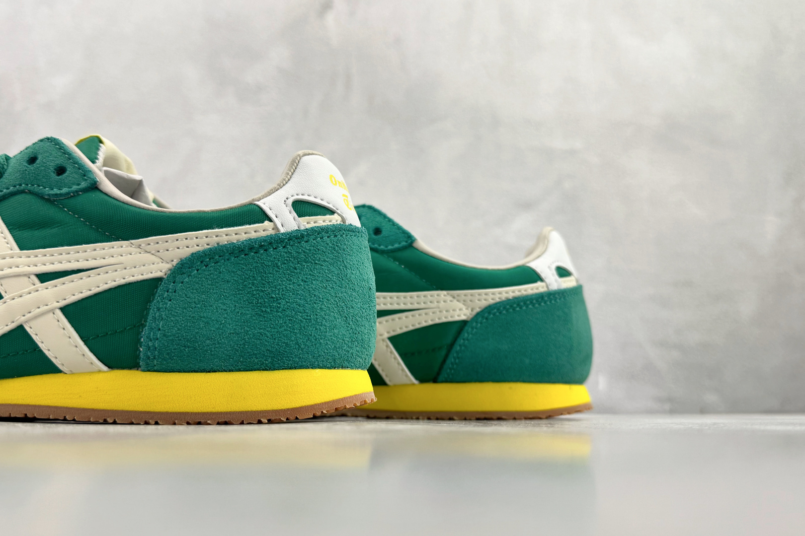渠道特供 Onitsuka Tiger鬼塚虎 SERRANO 绿色 1183B400-307