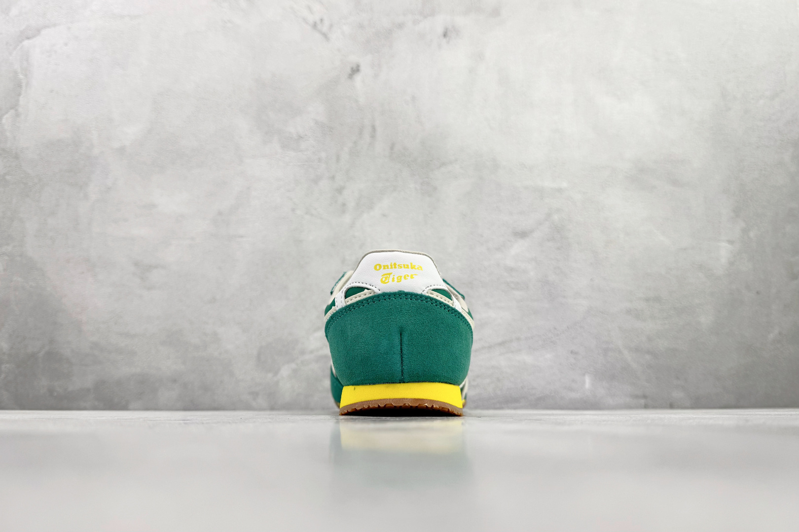 渠道特供 Onitsuka Tiger鬼塚虎 SERRANO 绿色 1183B400-307