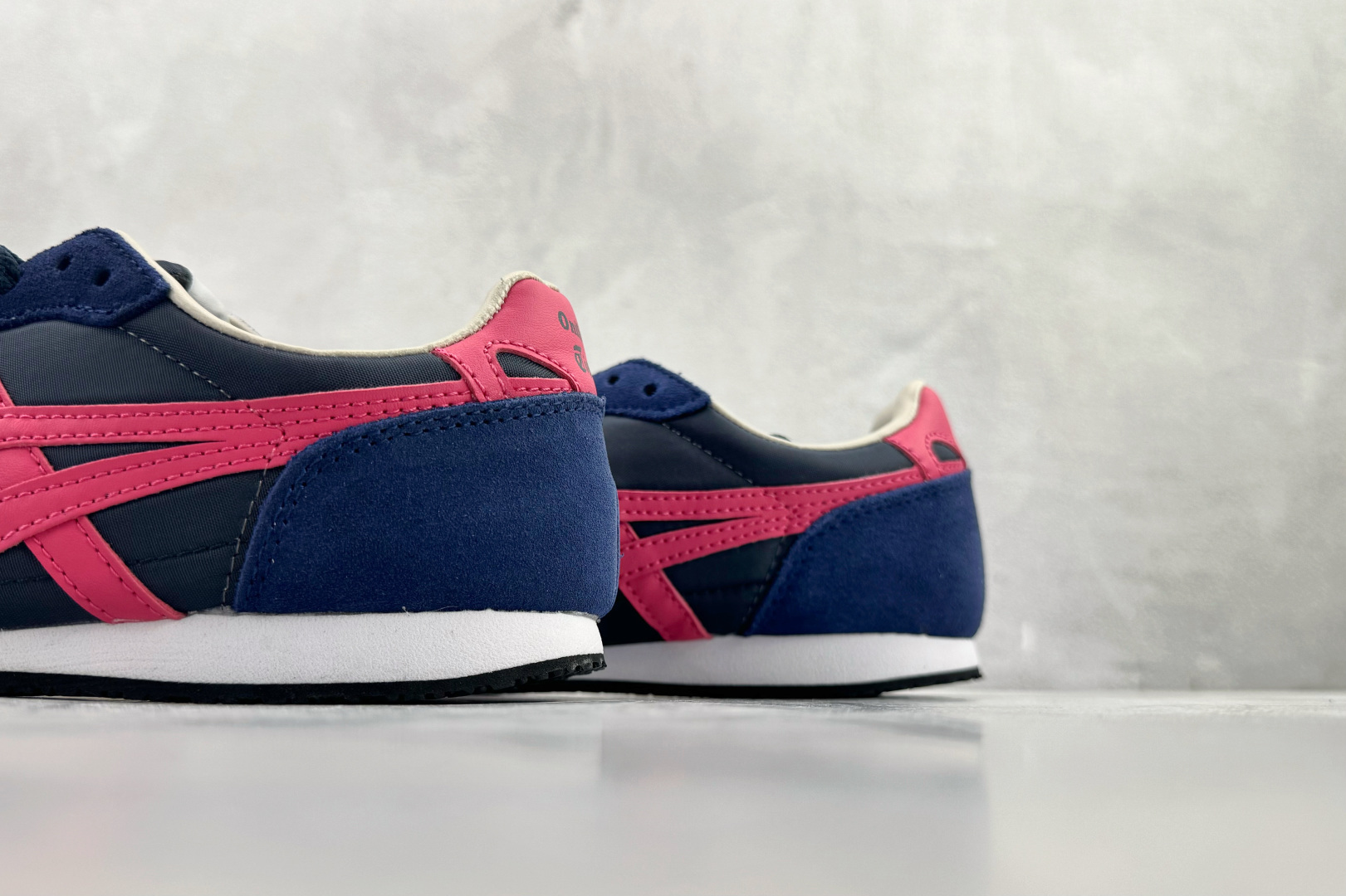 渠道特供 Onitsuka Tiger鬼塚虎 SERRANO 蓝梅红 1183B400-402