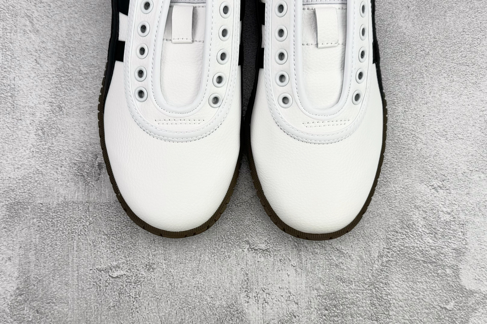 渠道特供 Onitsuka Tiger鬼塚虎 Tsunahiki Slip-白色 1183C529-101-莆田鞋,莆田鞋货源,高仿鞋,高仿鞋货源,安福档口,莆田高仿鞋,莆田鞋批发,高仿鞋批发,莆田高仿运动鞋,高仿运动鞋,莆田运动鞋 渠道特供 Onitsuka Tiger鬼塚虎 Tsunahiki Slip-白色 1183C529-101