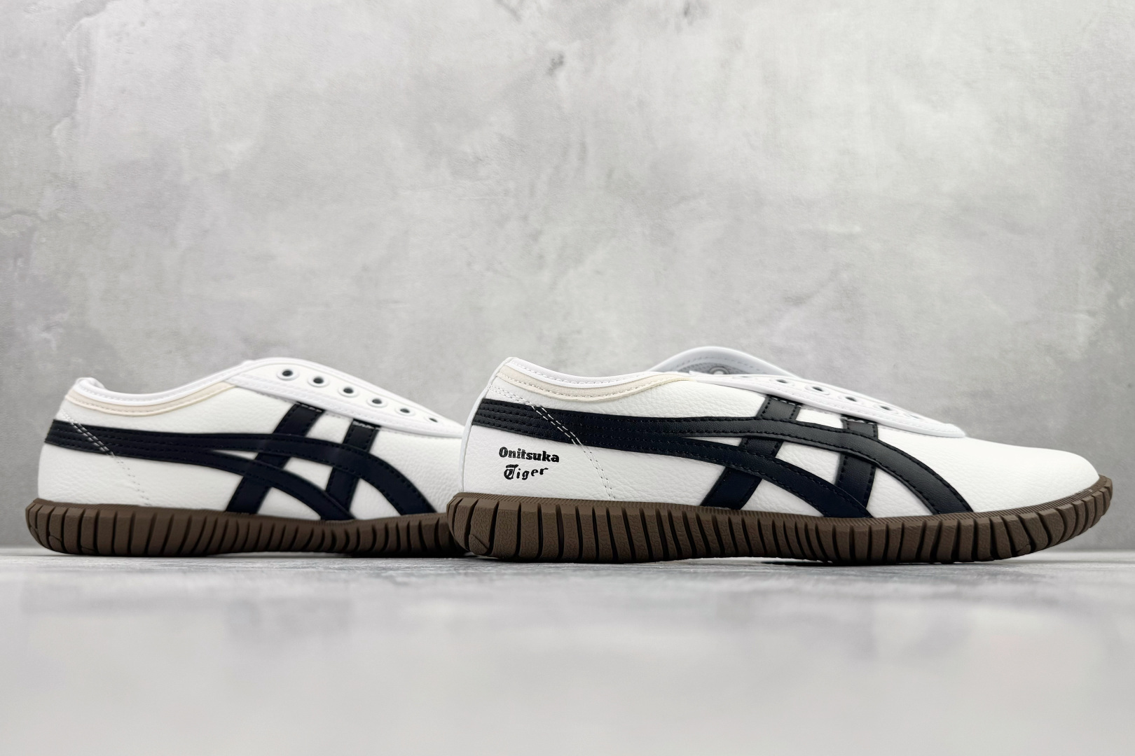 渠道特供 Onitsuka Tiger鬼塚虎 Tsunahiki Slip-白色 1183C529-101-莆田鞋,莆田鞋货源,高仿鞋,高仿鞋货源,安福档口,莆田高仿鞋,莆田鞋批发,高仿鞋批发,莆田高仿运动鞋,高仿运动鞋,莆田运动鞋 渠道特供 Onitsuka Tiger鬼塚虎 Tsunahiki Slip-白色 1183C529-101