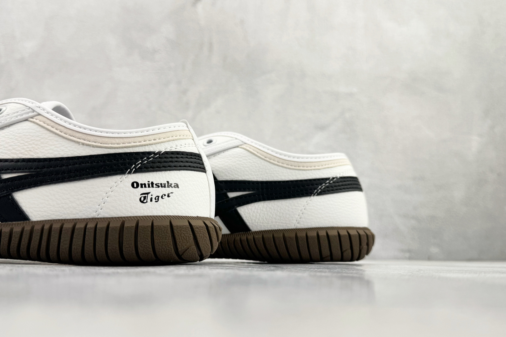 渠道特供 Onitsuka Tiger鬼塚虎 Tsunahiki Slip-白色 1183C529-101-莆田鞋,莆田鞋货源,高仿鞋,高仿鞋货源,安福档口,莆田高仿鞋,莆田鞋批发,高仿鞋批发,莆田高仿运动鞋,高仿运动鞋,莆田运动鞋 渠道特供 Onitsuka Tiger鬼塚虎 Tsunahiki Slip-白色 1183C529-101