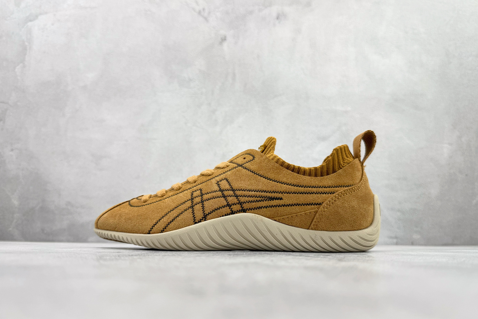 SC 【纯原】渠道特供 Onitsuka Tiger鬼塚虎 Sclaw 棕色货号：1183C489-20