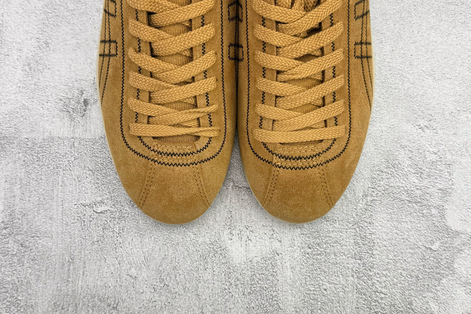SC 【纯原】渠道特供 Onitsuka Tiger鬼塚虎 Sclaw 棕色货号：1183C489-20
