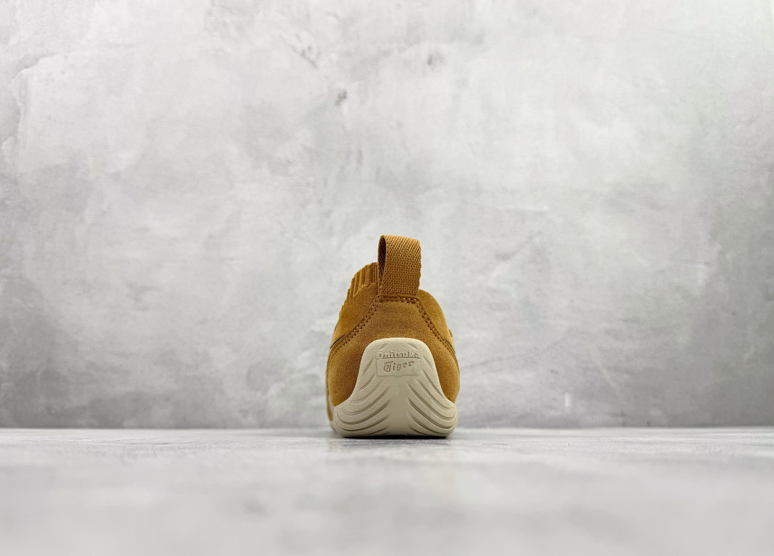 SC 【纯原】渠道特供 Onitsuka Tiger鬼塚虎 Sclaw 棕色货号：1183C489-20