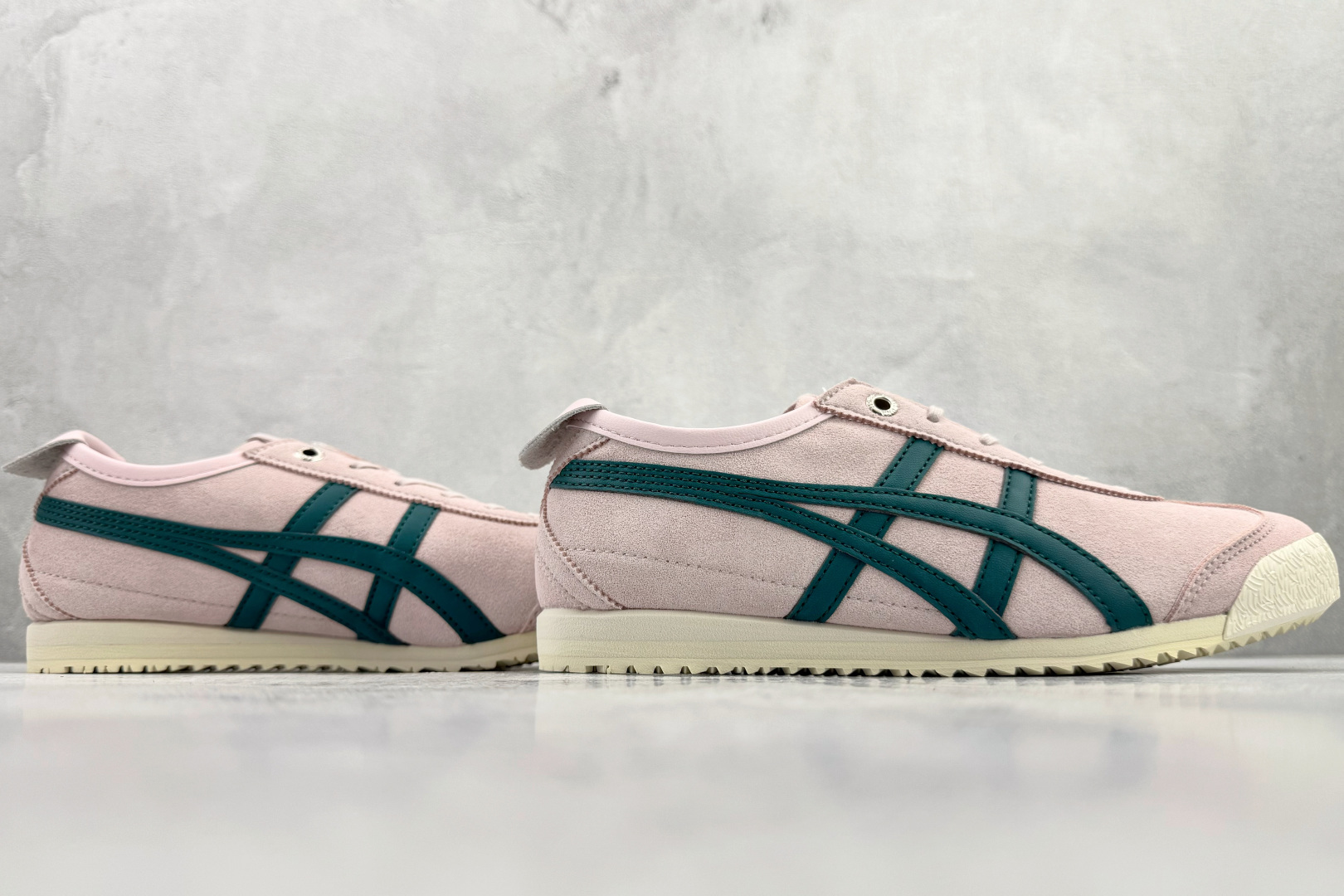 渠道特供 Onitsuka Tiger鬼塚虎 MEXICO 66 SD 粉色 1183C517-700