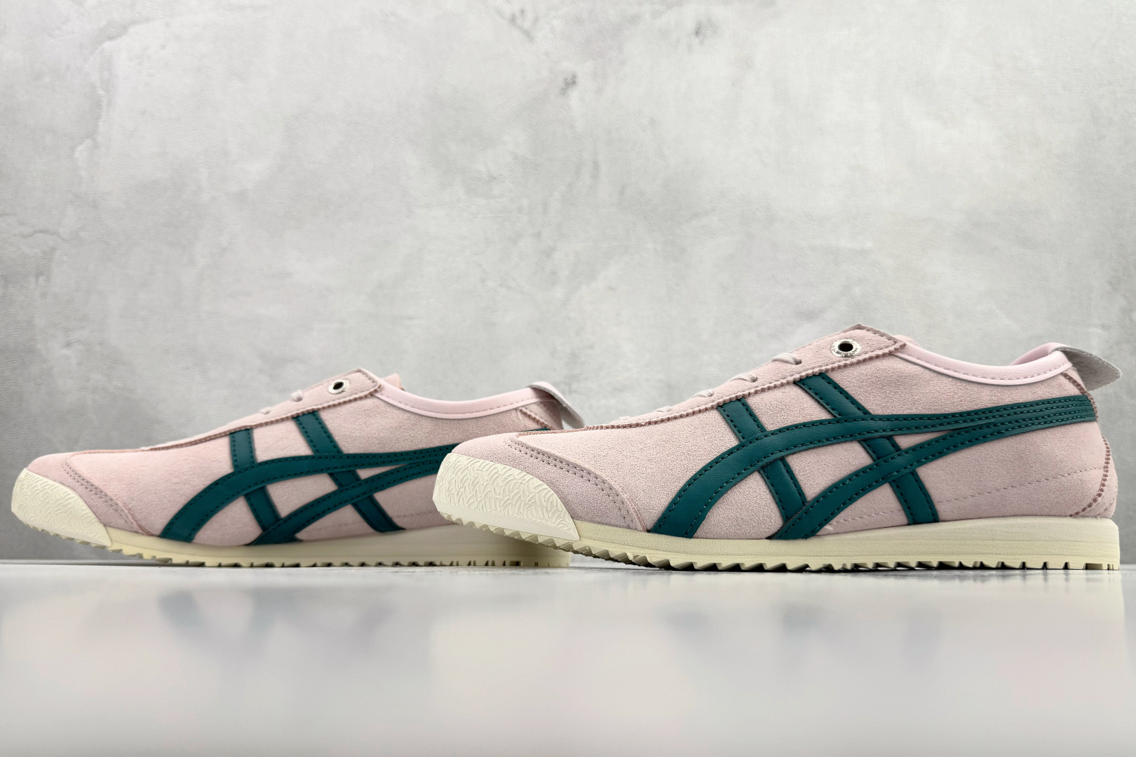 渠道特供 Onitsuka Tiger鬼塚虎 MEXICO 66 SD 粉色 1183C517-700