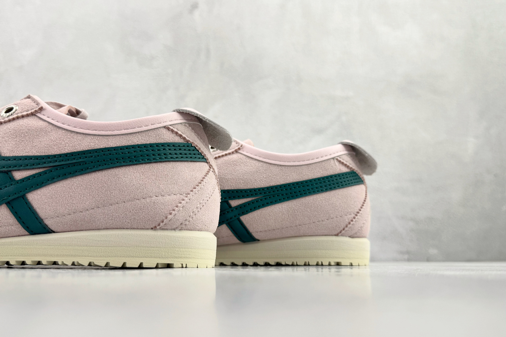 渠道特供 Onitsuka Tiger鬼塚虎 MEXICO 66 SD 粉色 1183C517-700